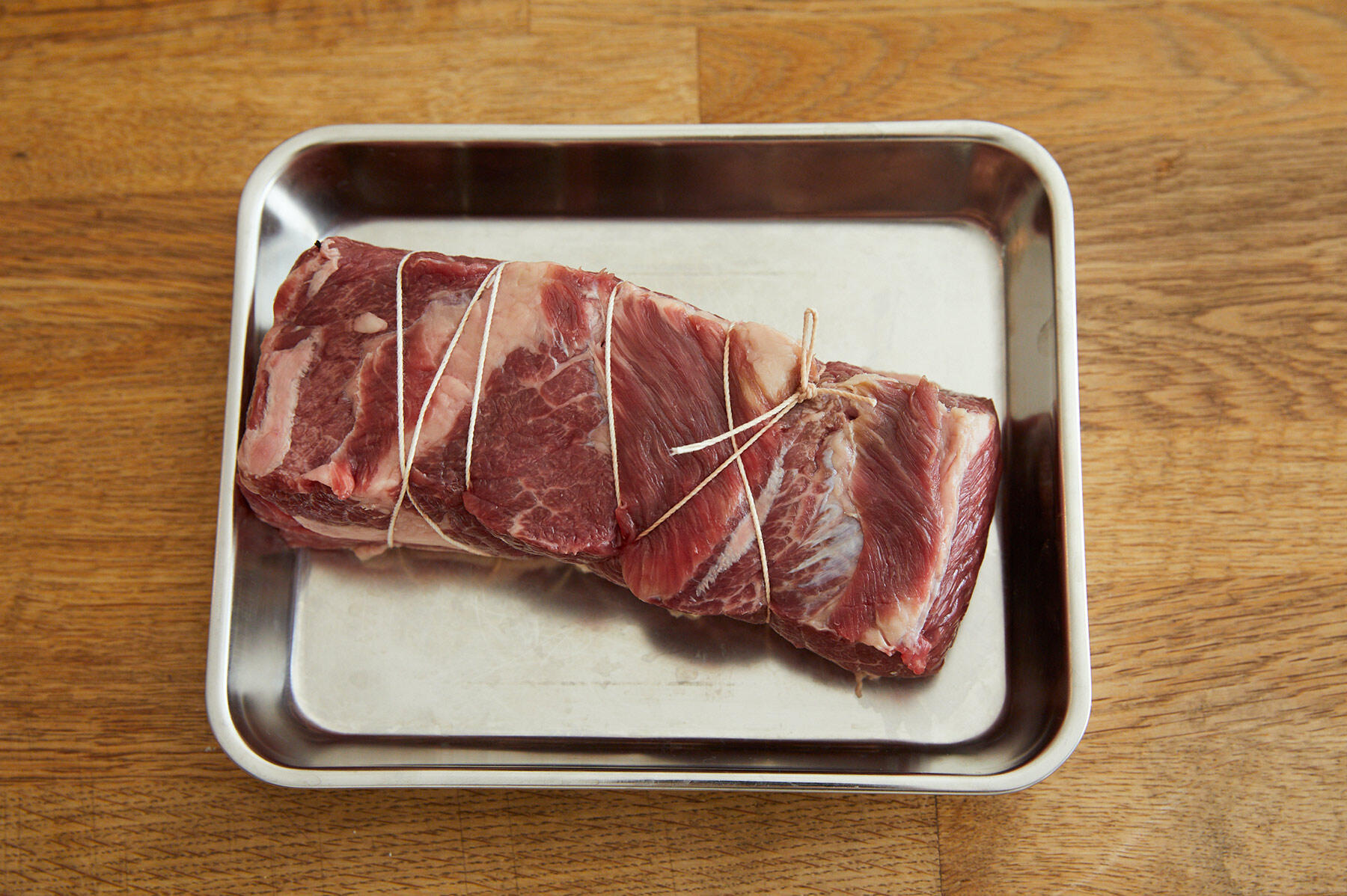 牛肉を縛る