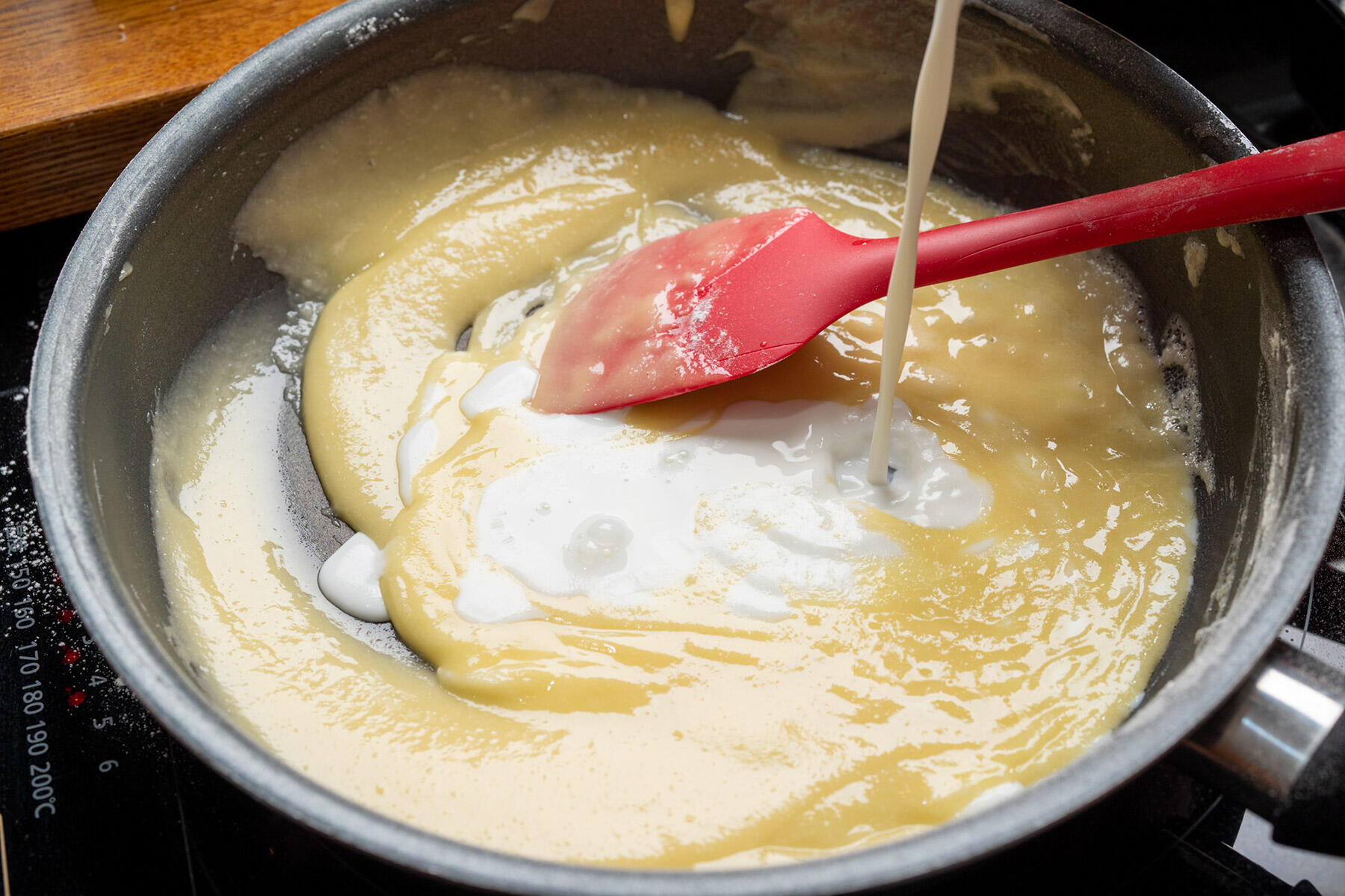 ホワイトソースを仕上げる