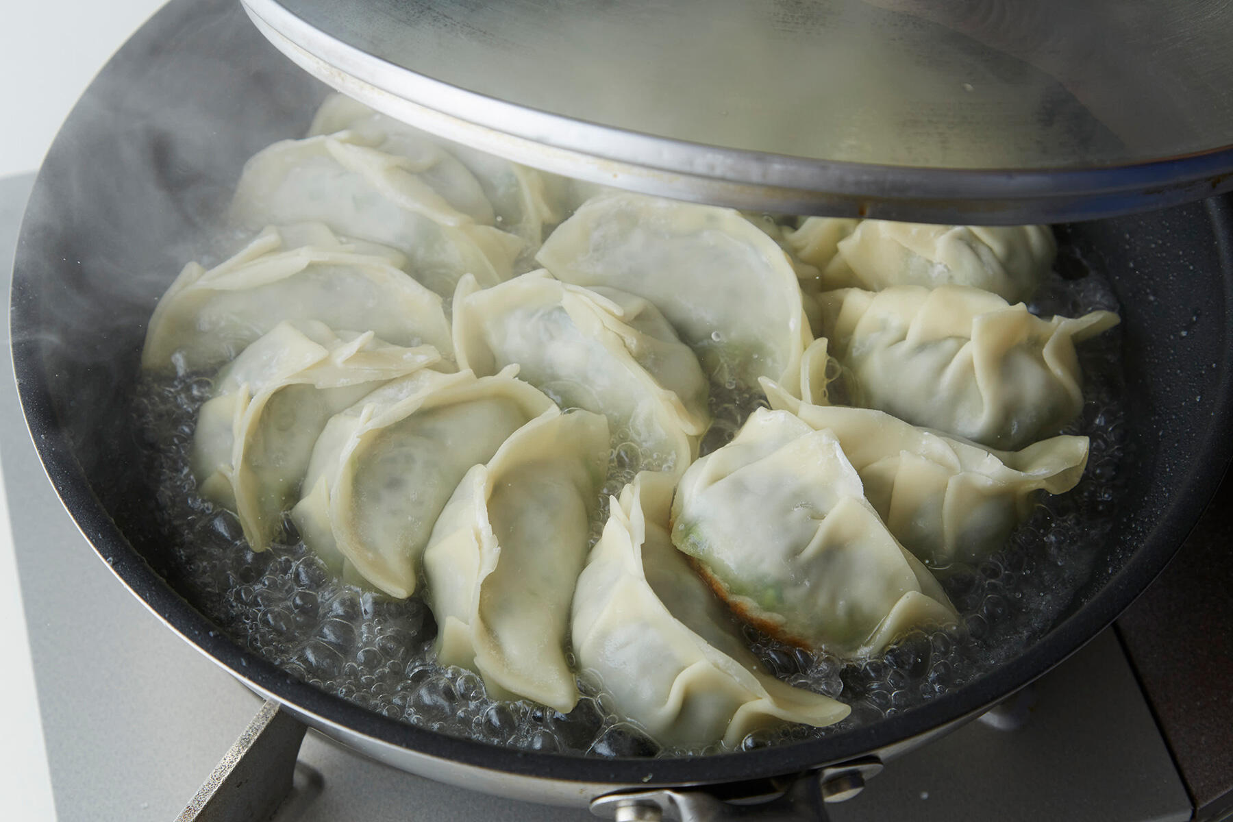 蒸し焼きにする