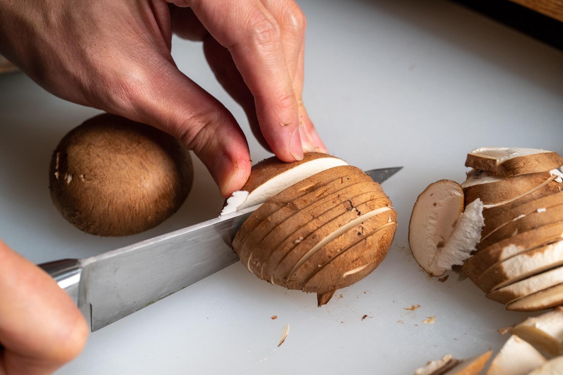 マッシュルームの下ごしらえ