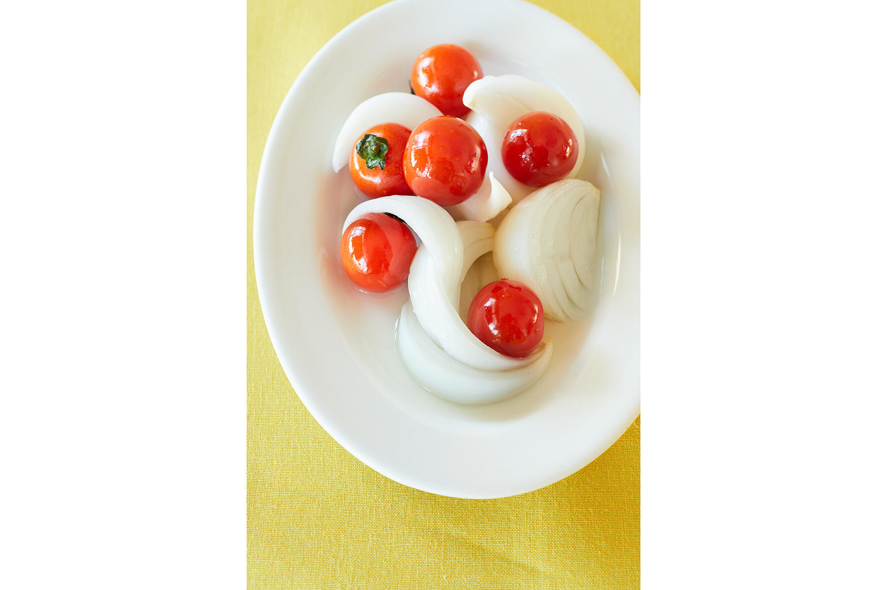 新玉ねぎとミニトマトのピクルス