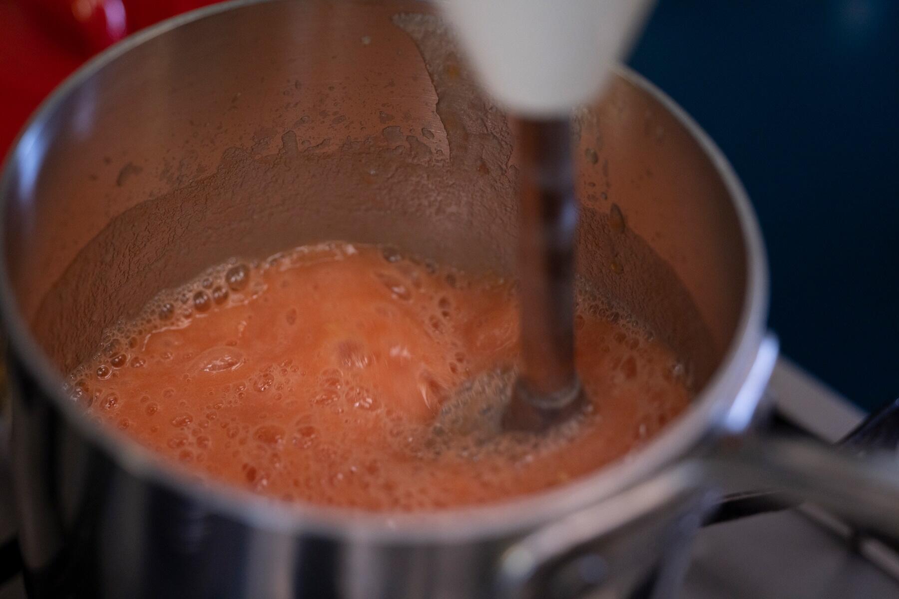 ミキサーで攪拌する