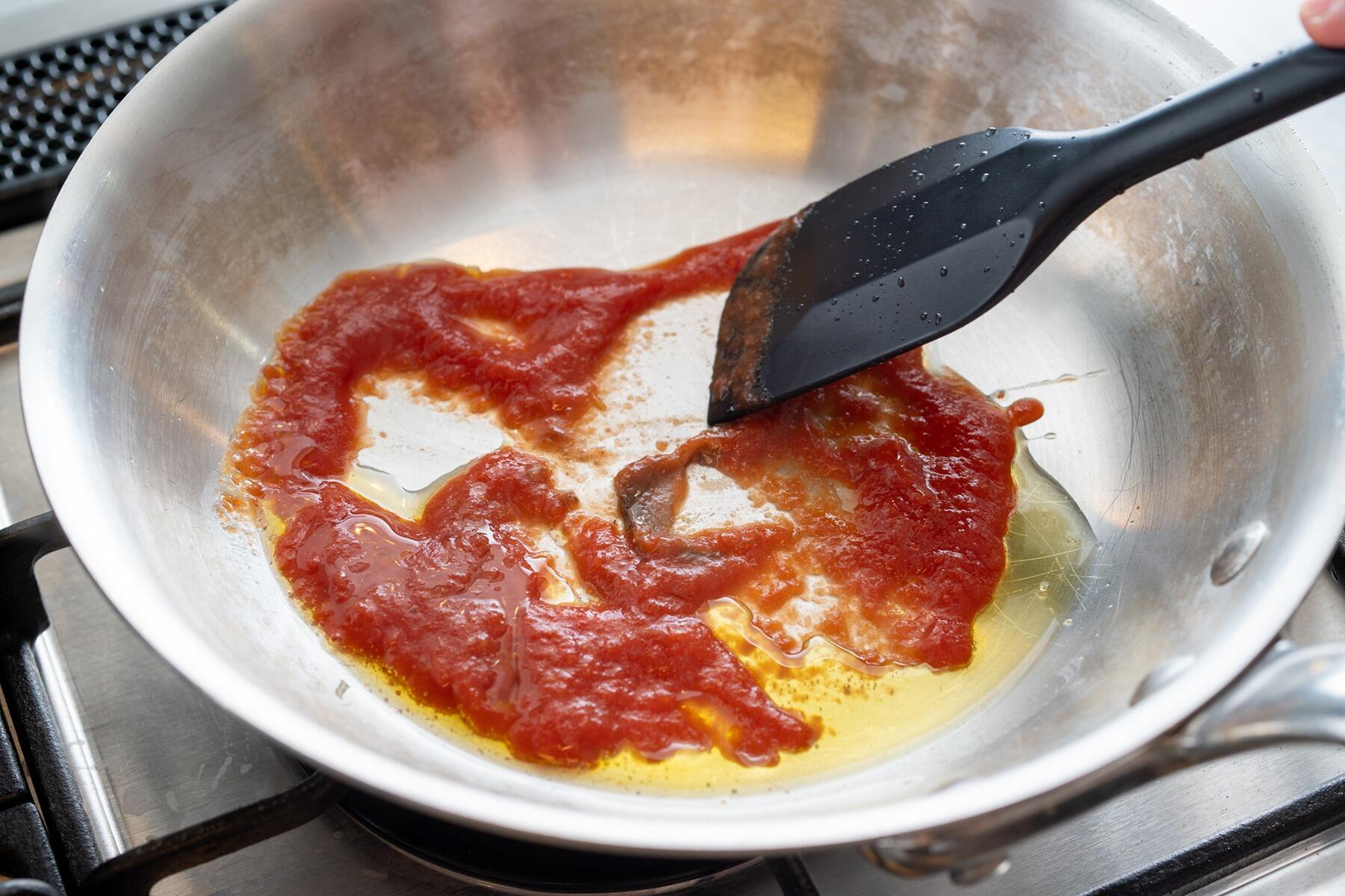 ソースをつくる