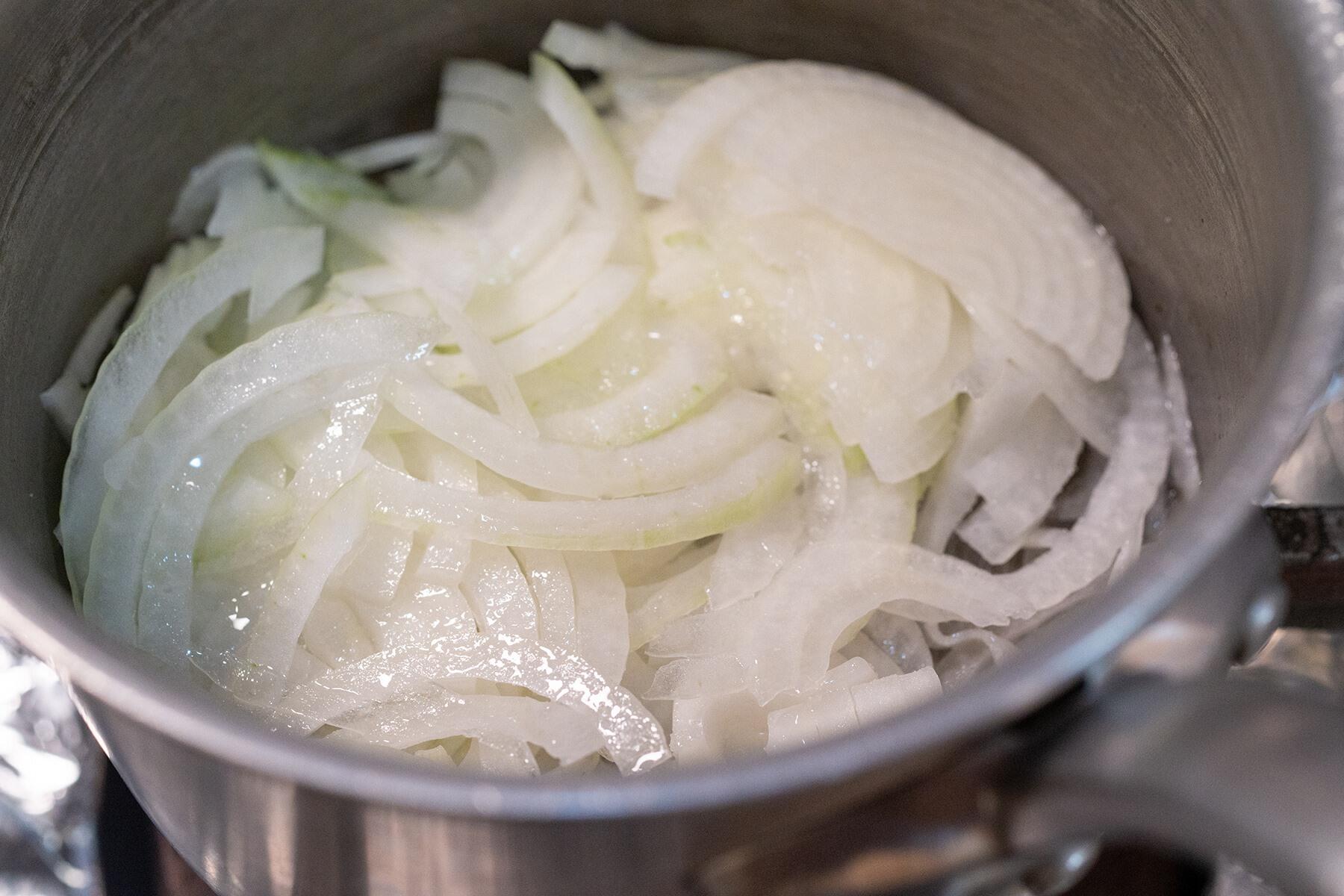 玉ねぎをしっかり炒める