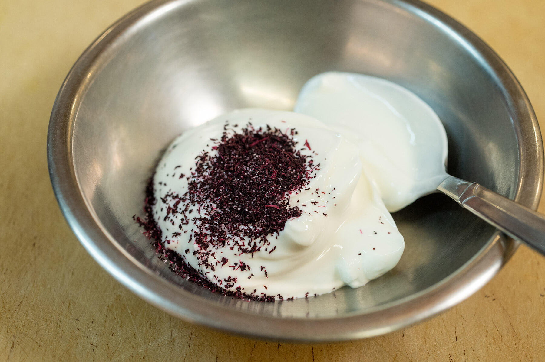 ヨーグルトソースをつくる