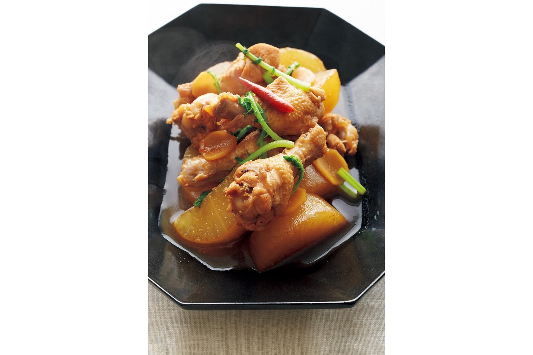 ほのかな甘味が美味“大根と鶏手羽の煮物”