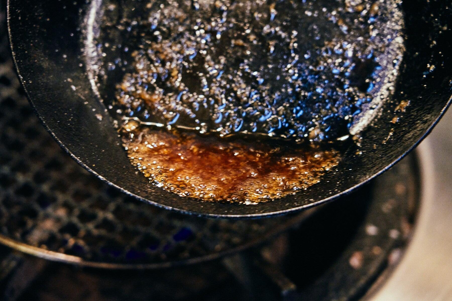 たれを火にかける