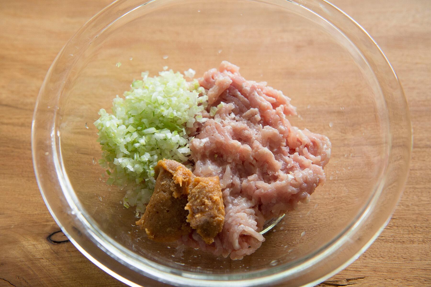挽き肉だねをつくる