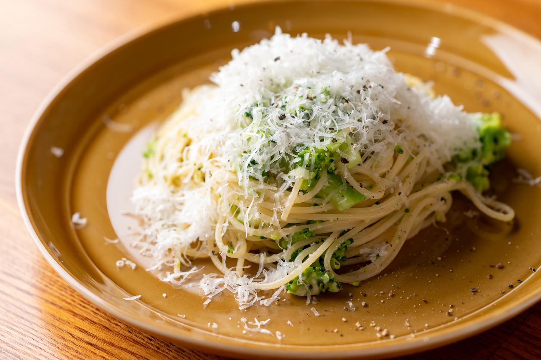 クタクタが美味しい！“ブロッコリーとチーズのパスタ”