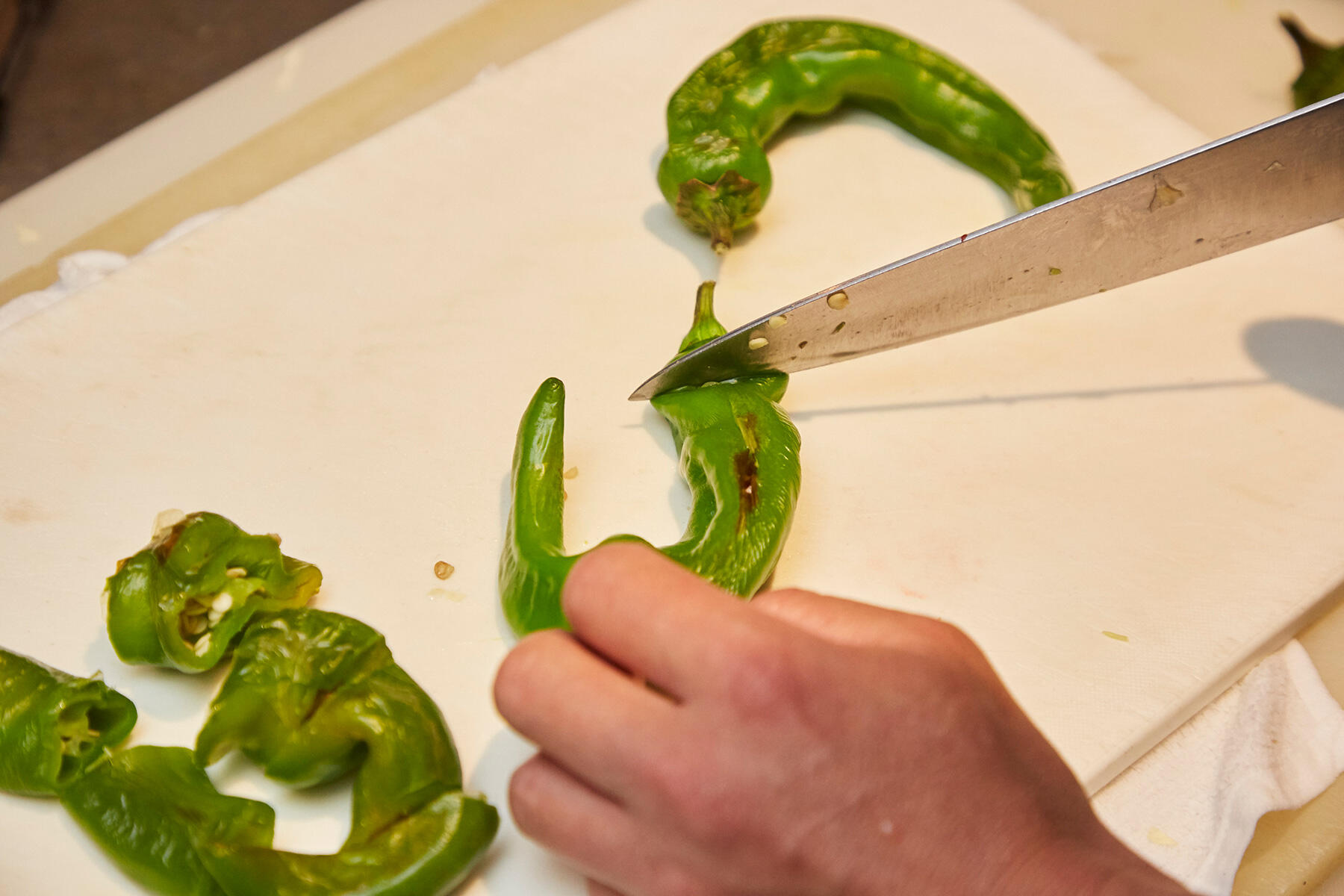 万願寺唐辛子を焼く