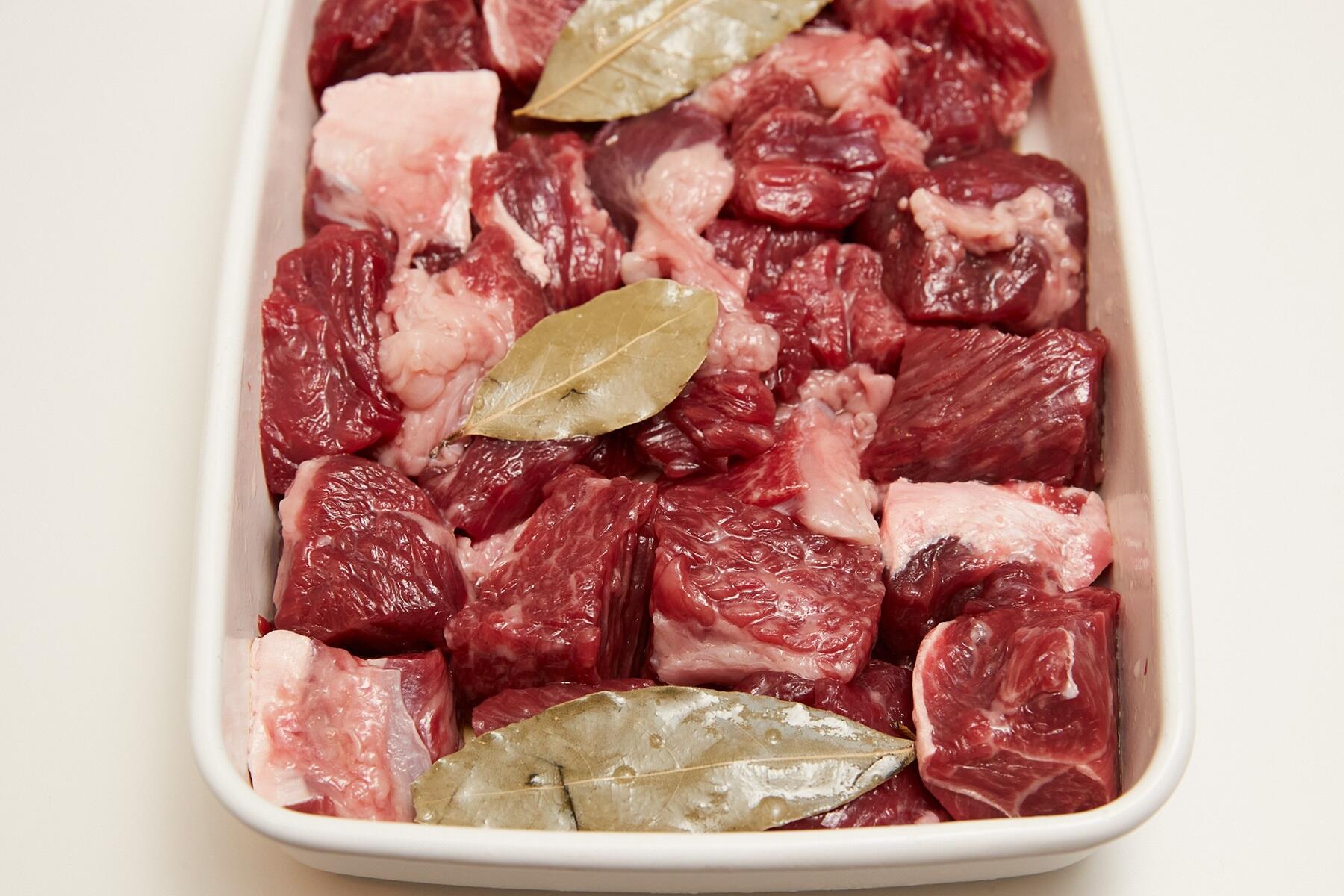 牛肉の下ごしらえ