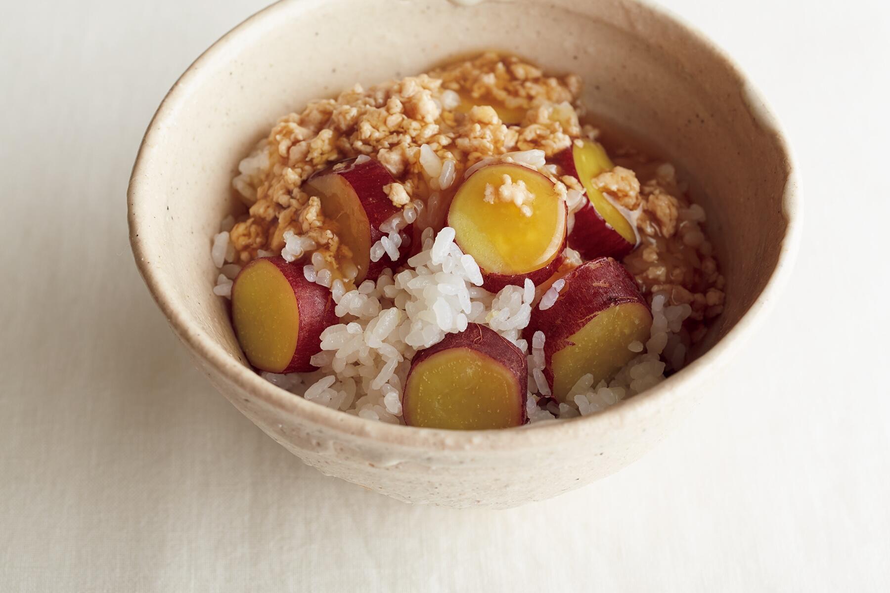 ほんのり甘とろがたまらない！“さつまいもご飯そぼろあんかけ”