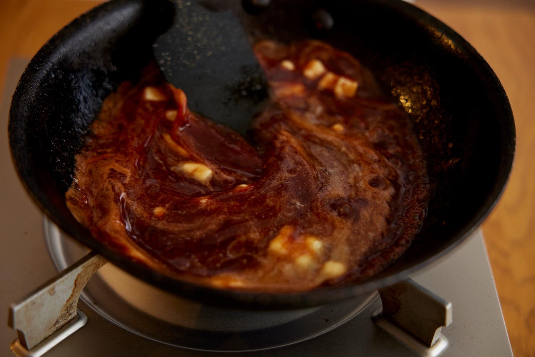 ソースをつくる