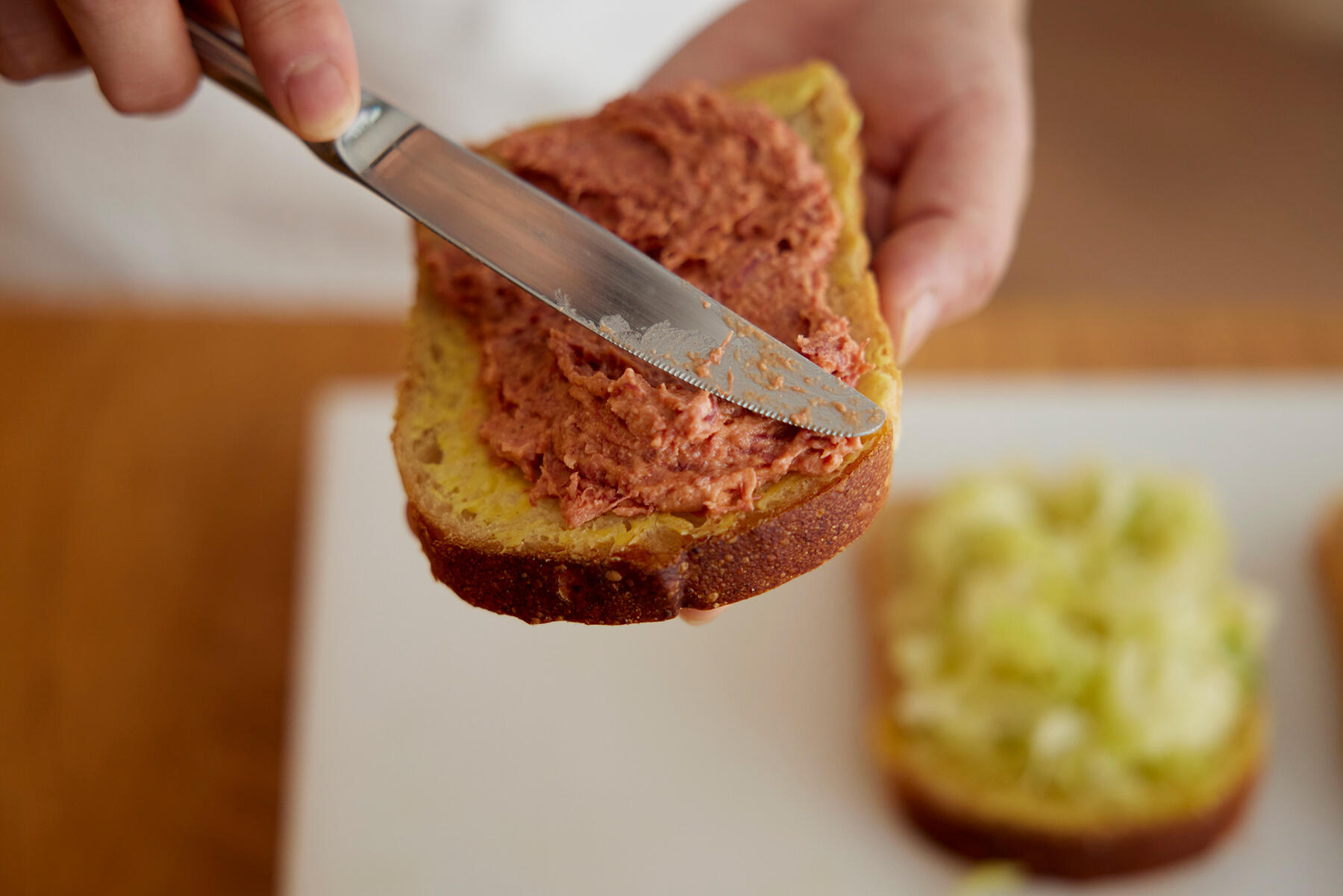 からしバターを塗る