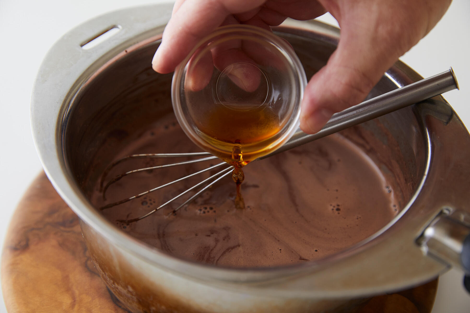 ラム酒を加える