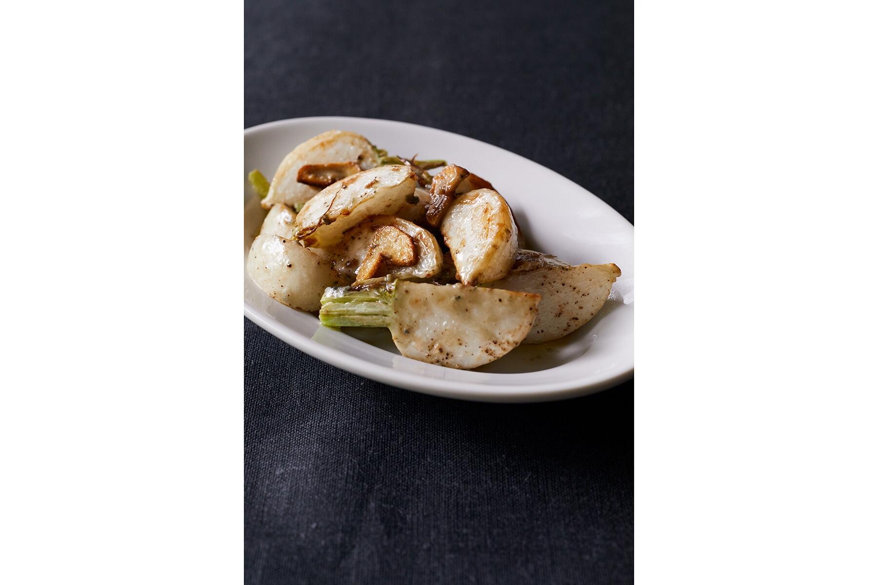 焼きかぶのブルーチーズ和え