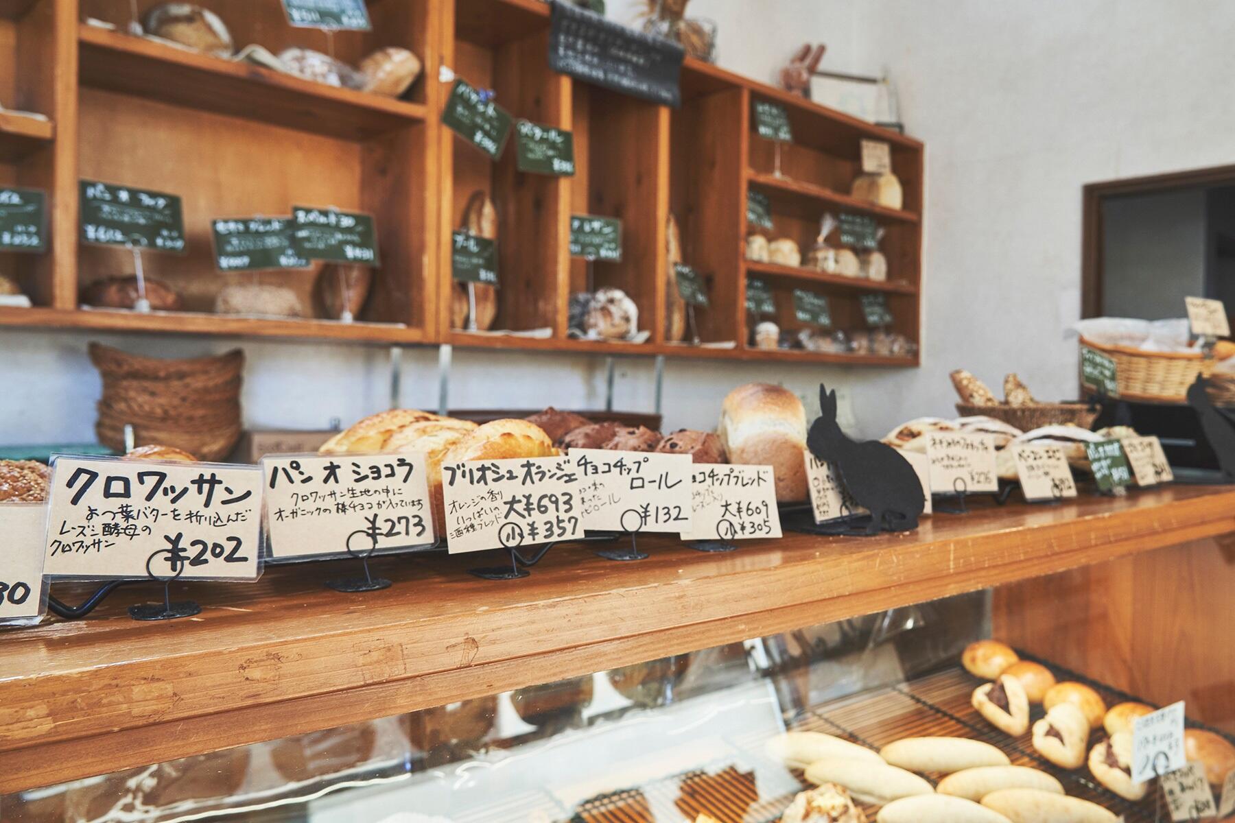 「ラパン ノワール くろうさぎ」の店内