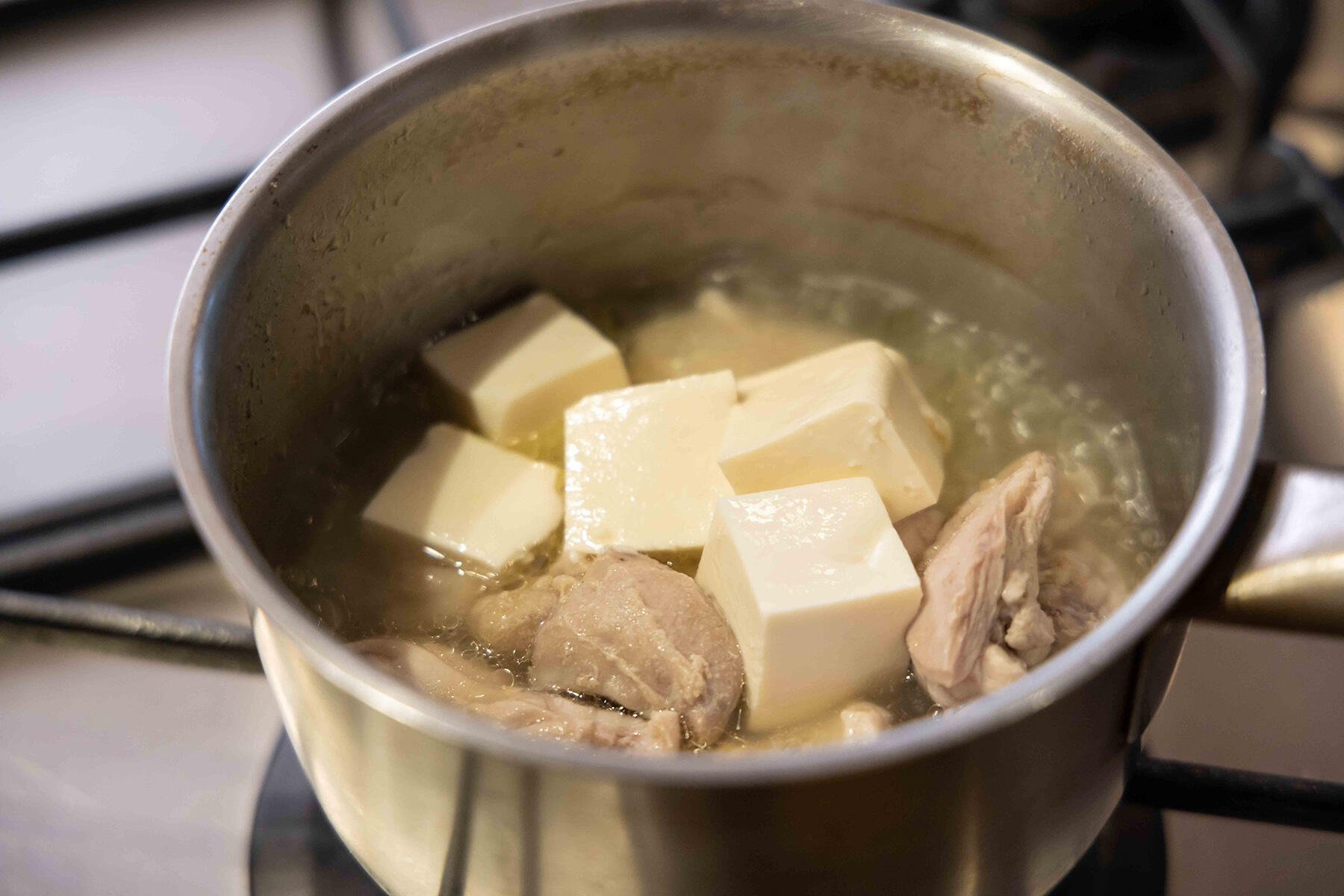 豆腐を煮る