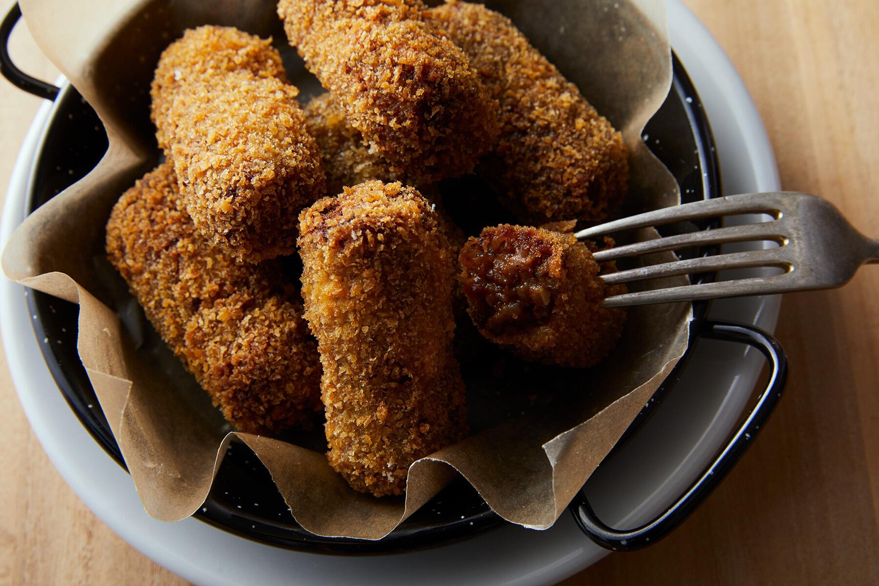 赤ワインと相性抜群なポルトガル風“牛肉のコロッケ”