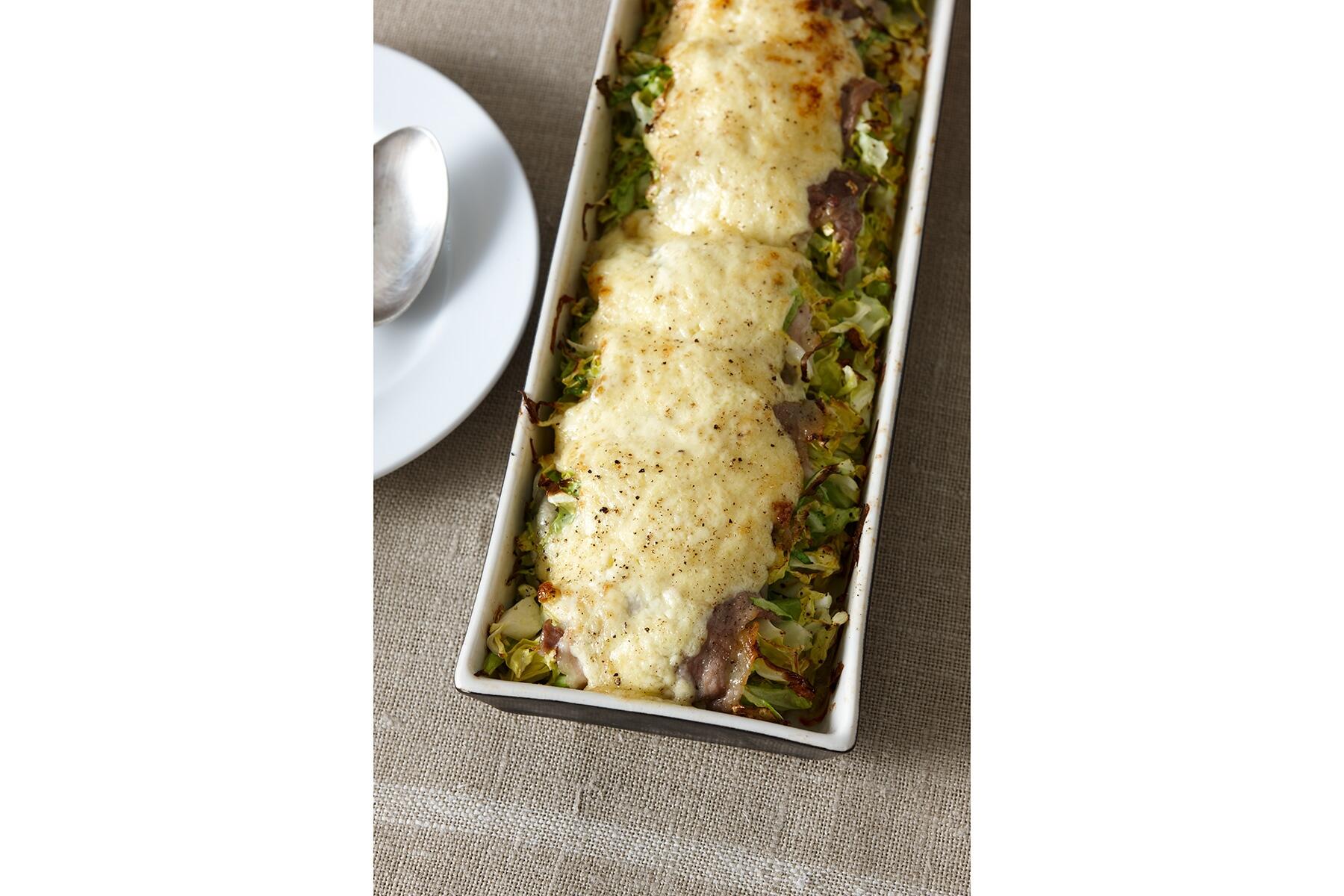 やわらかくみずみずしい“春キャベツの豚肉巻きグラタン”