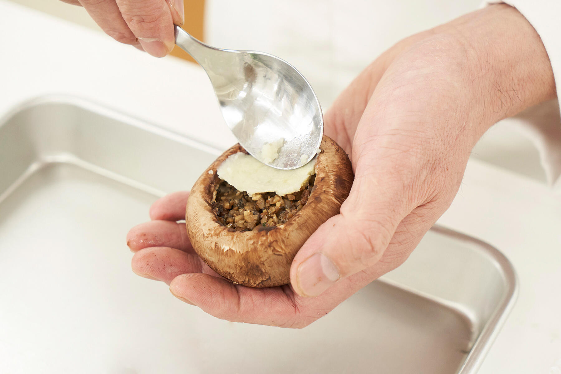 マッシュルームにきのこのデュクセルなどを詰めてみる