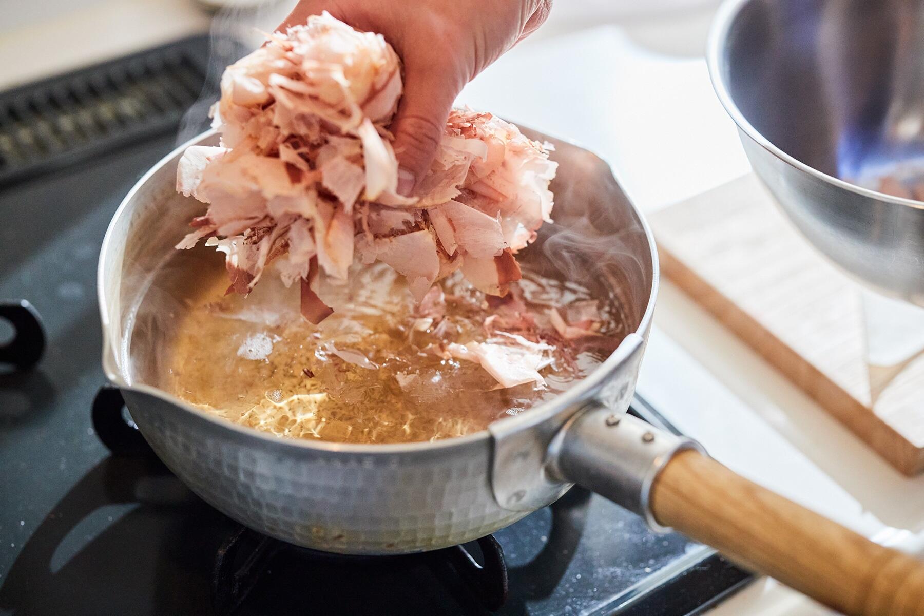 かつおを加える