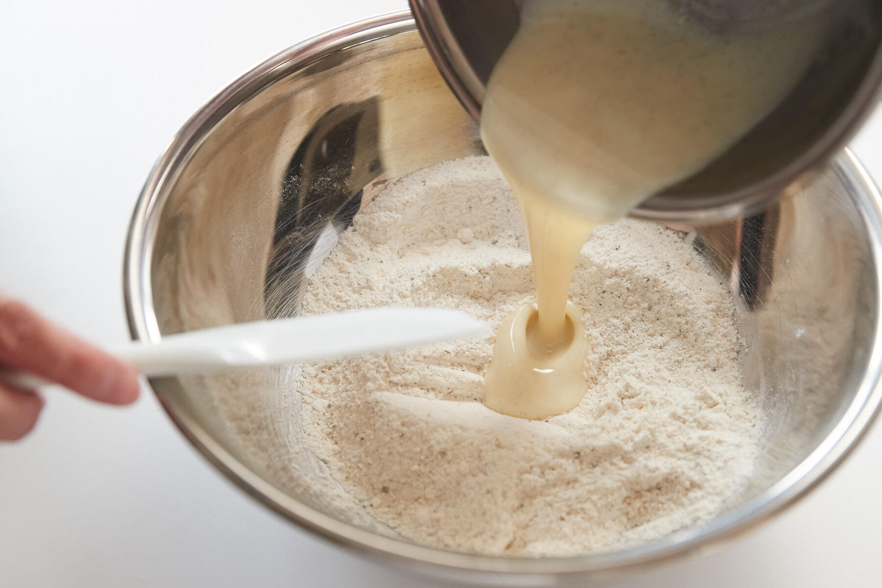 バニラビーンズの種を加える