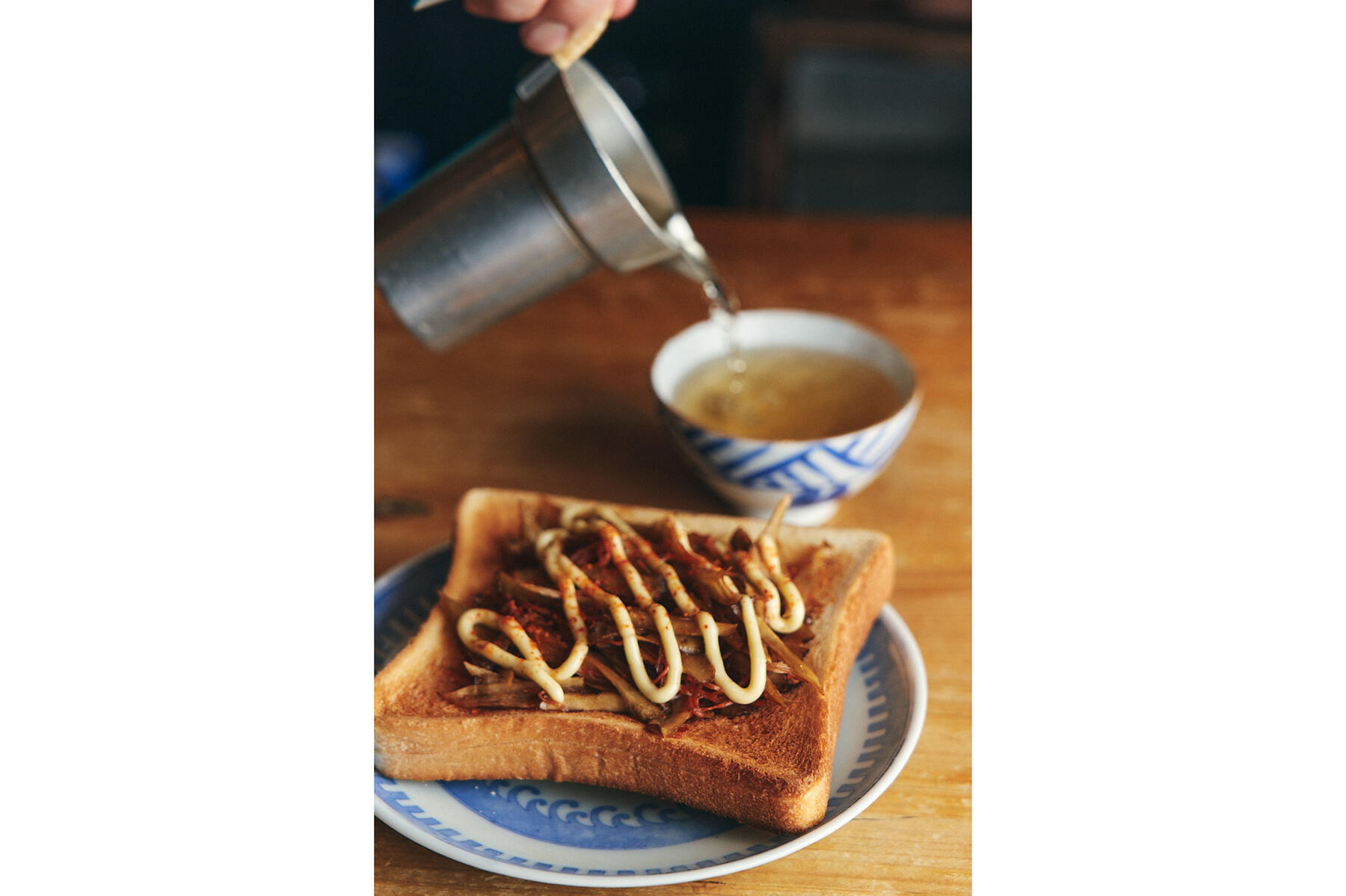 シャクシャク美味しい“ごぼうとにんじんの金平トースト”