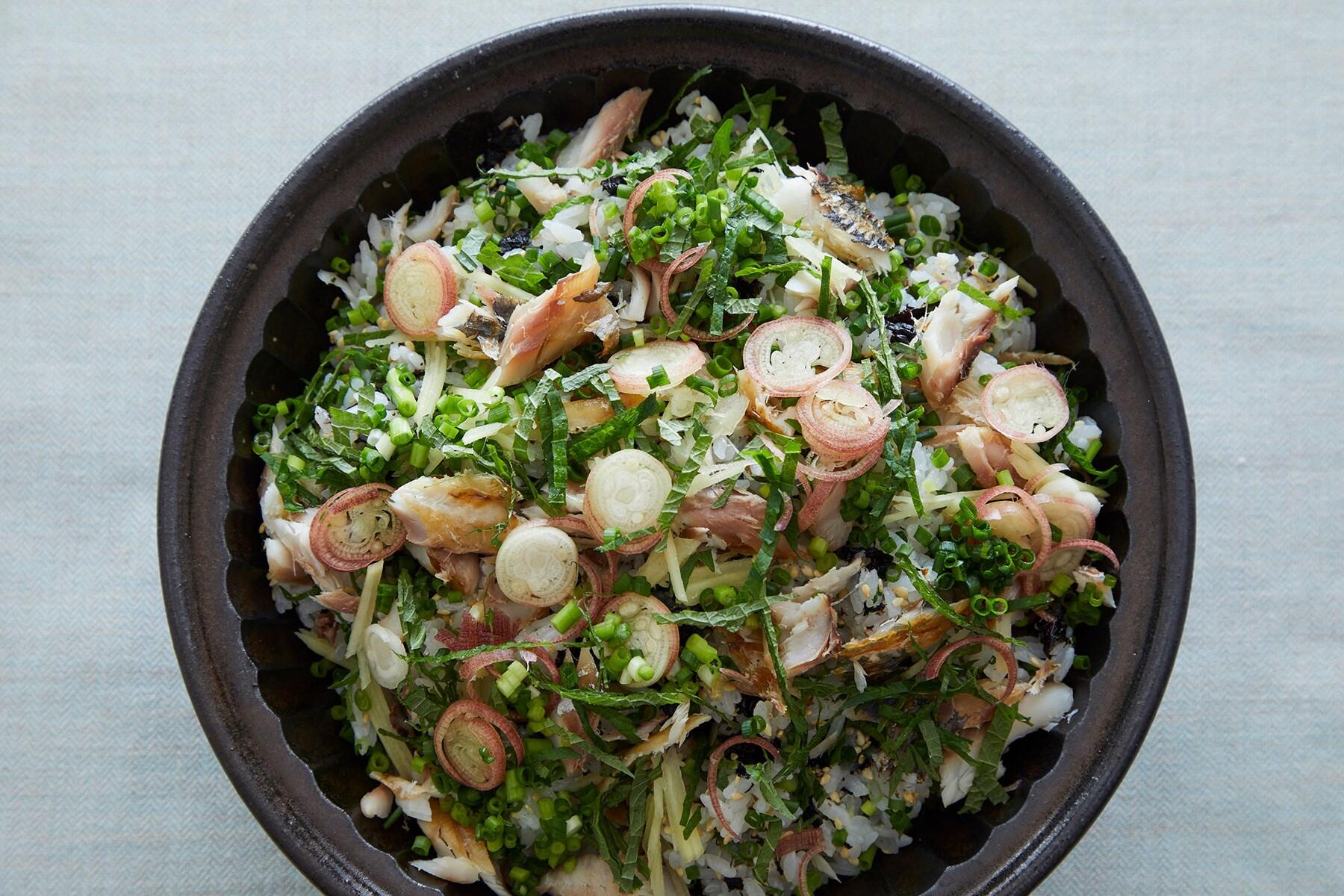 アジの干物を使った“さっぱりちらし”