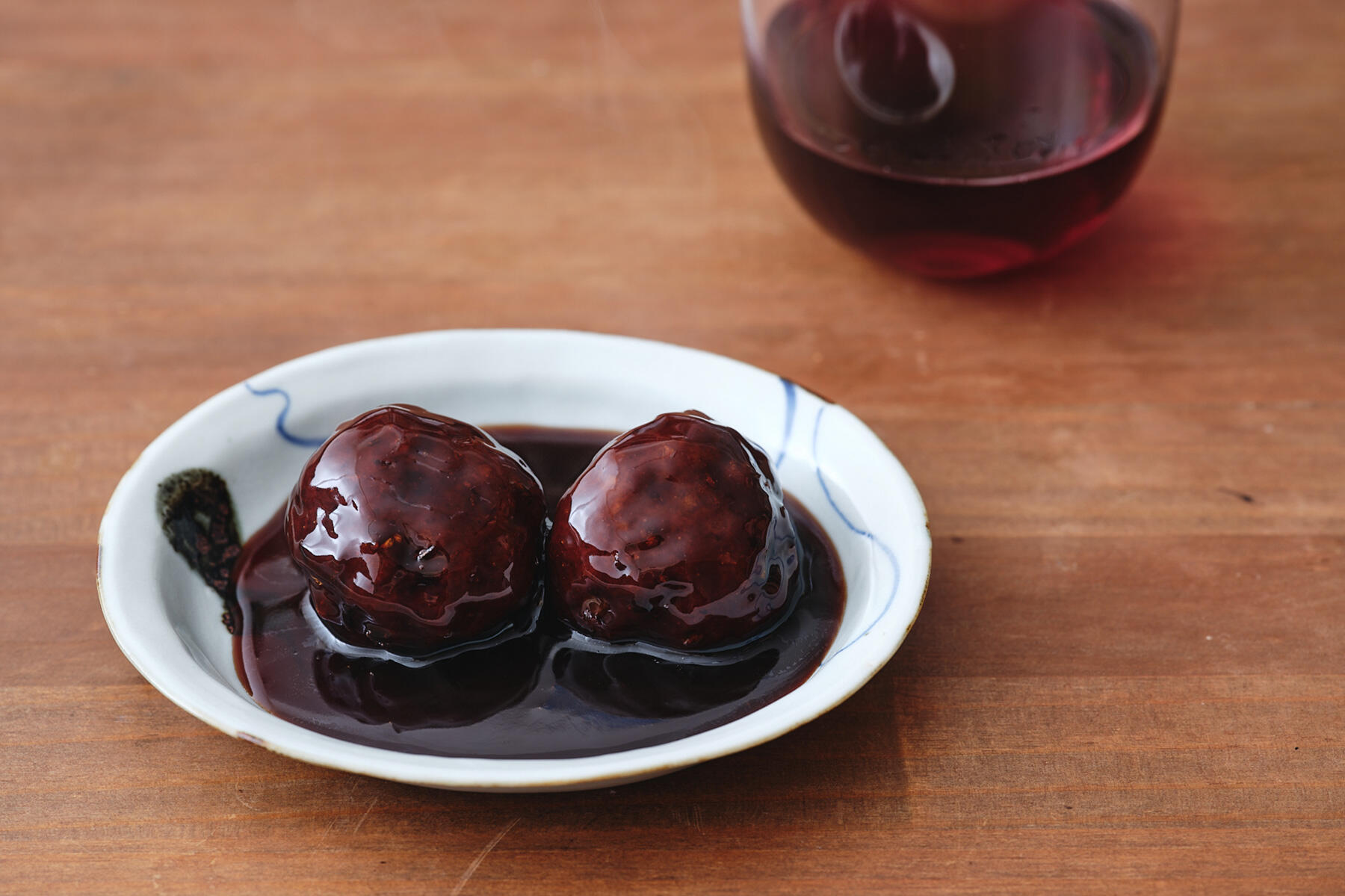 コク深い酸味が旨い“大きめ肉団子の黒酢ソース”