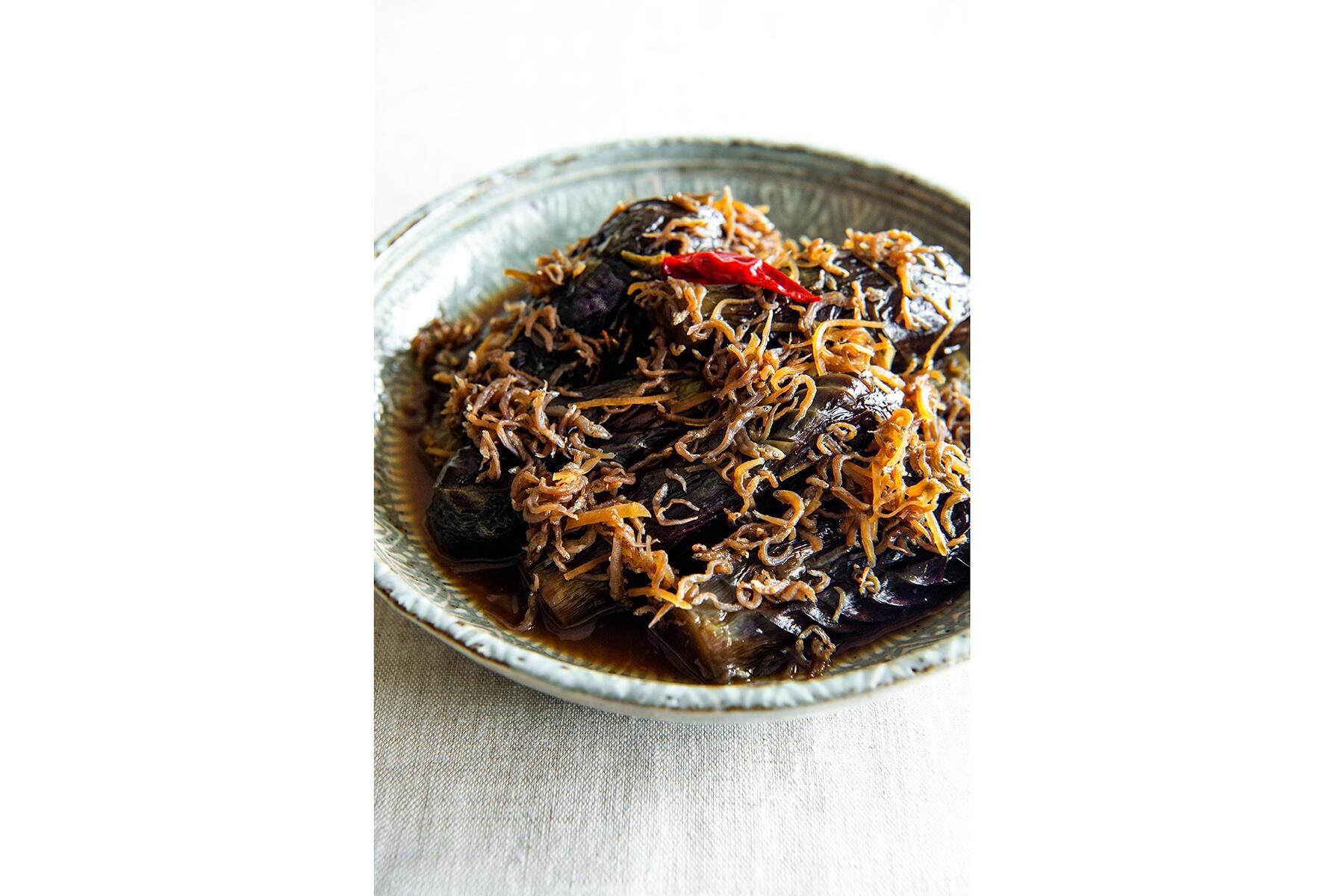 煮汁が染み渡る“なすのちりめん醤油煮”