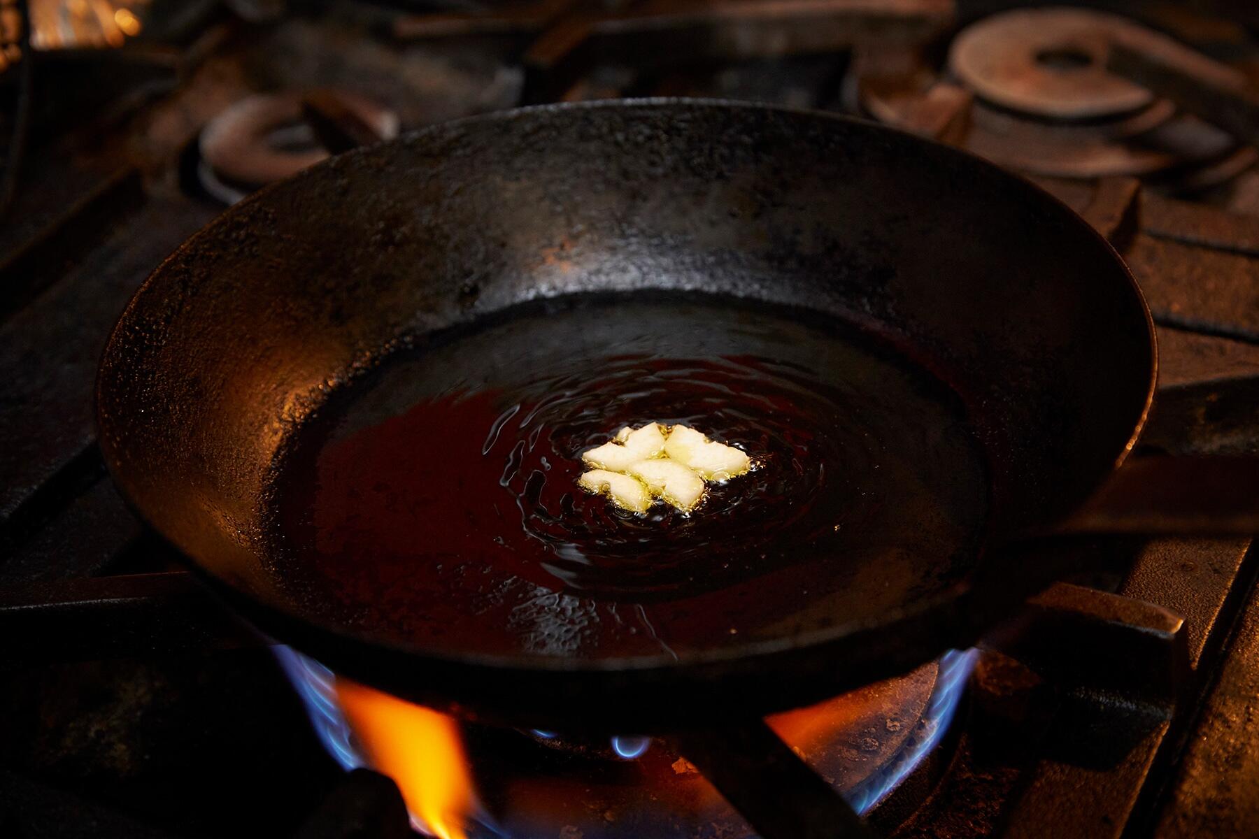 にんにくを焼く