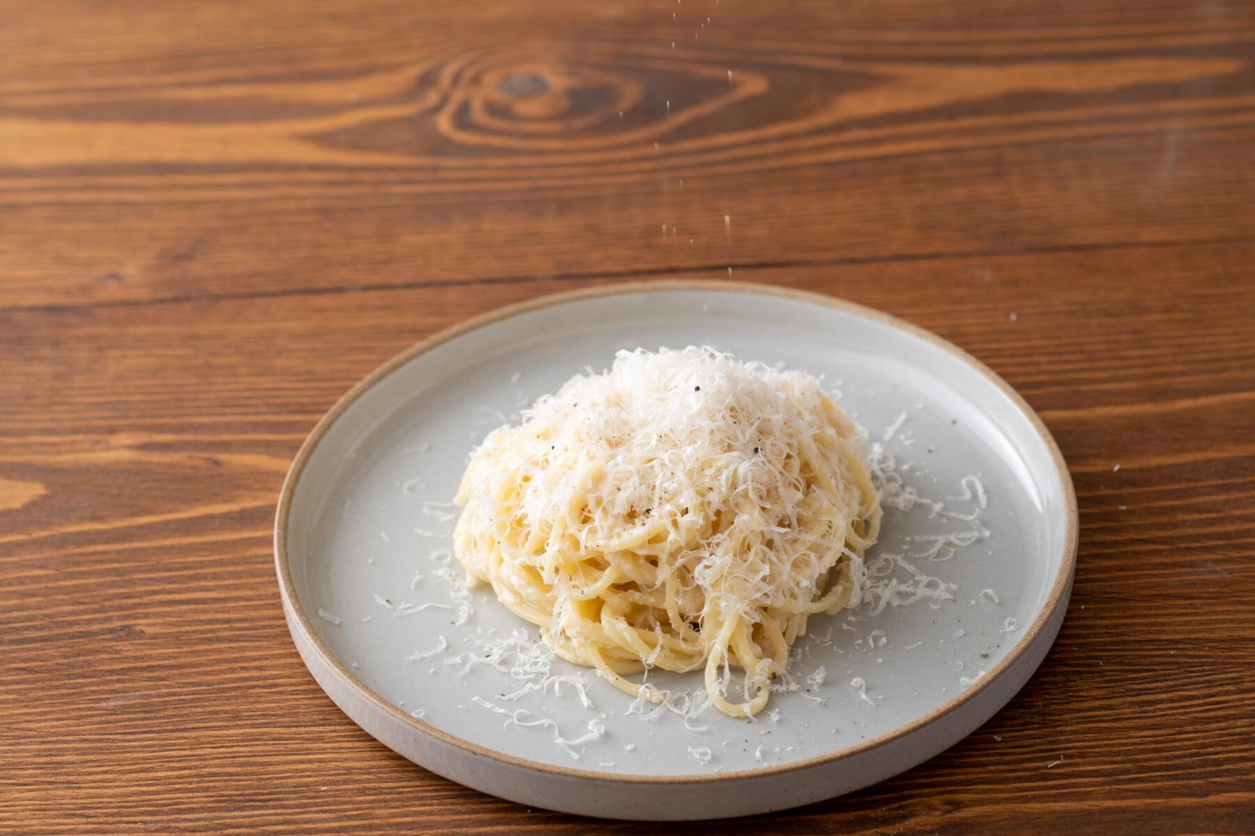 生姜がピリッと効いた絶品パスタ“カチョエゼンゼロ”