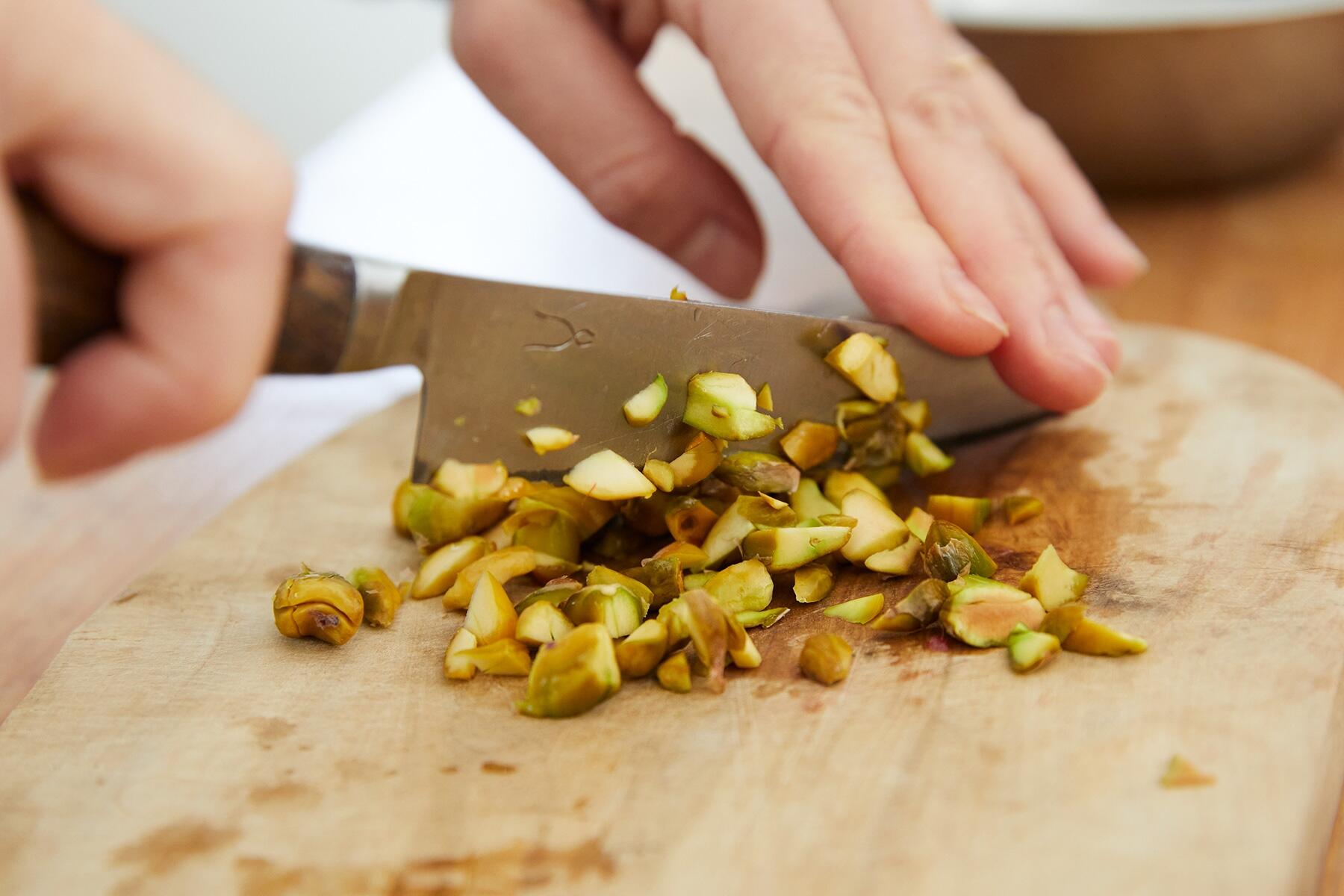 ピスタチオの下準備