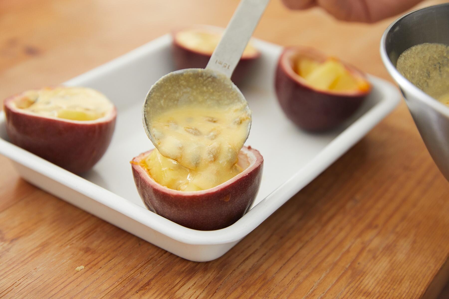 皮に流し入れる