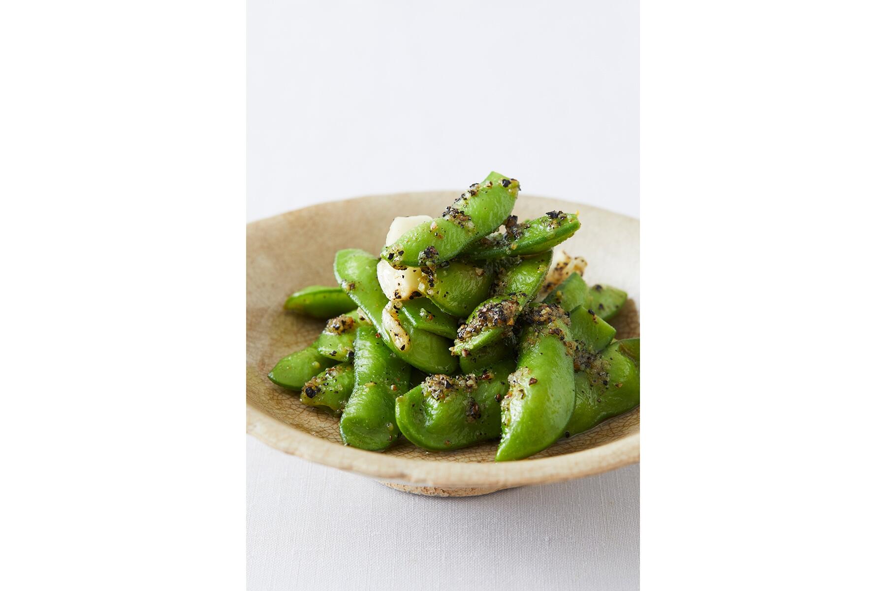 にんにくがガツンと効いた“にんにく黒胡椒枝豆”