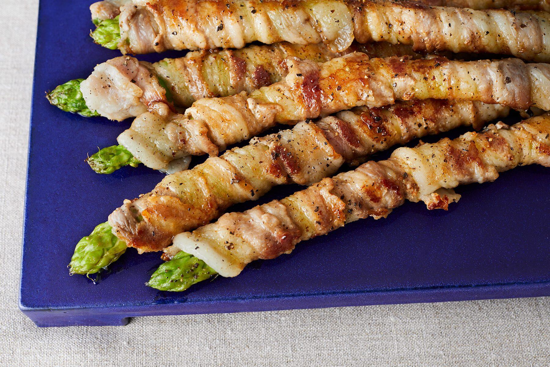 定番の美味しさ！“肉巻きアスパラのテリ焼き”