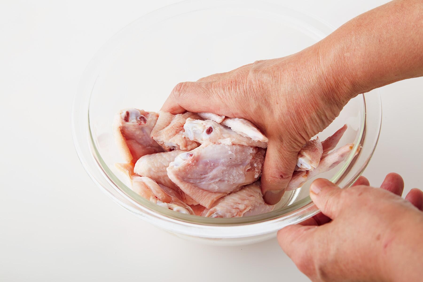 塩をなじませる