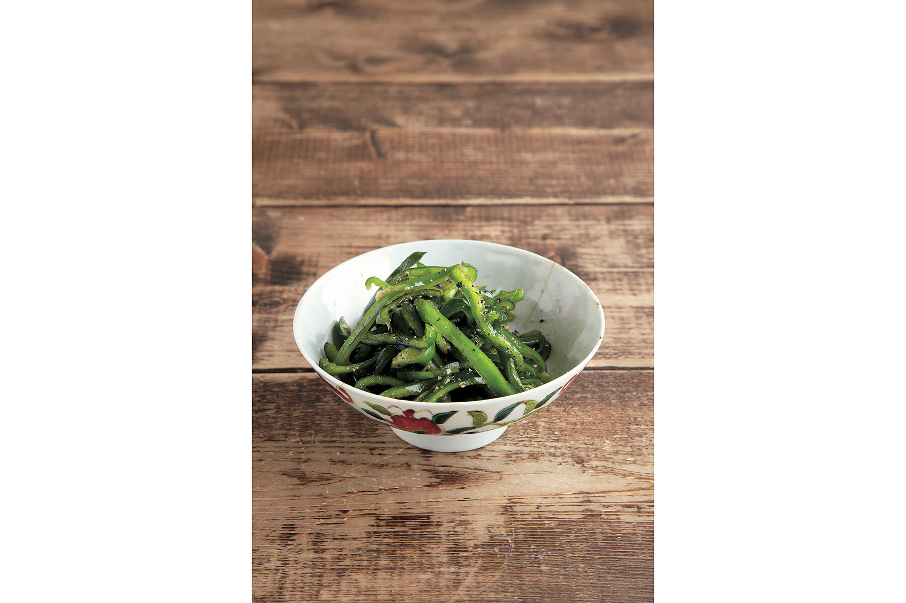 瑞々しくピリッと後を引く“生ピーマンの中華風和え物”