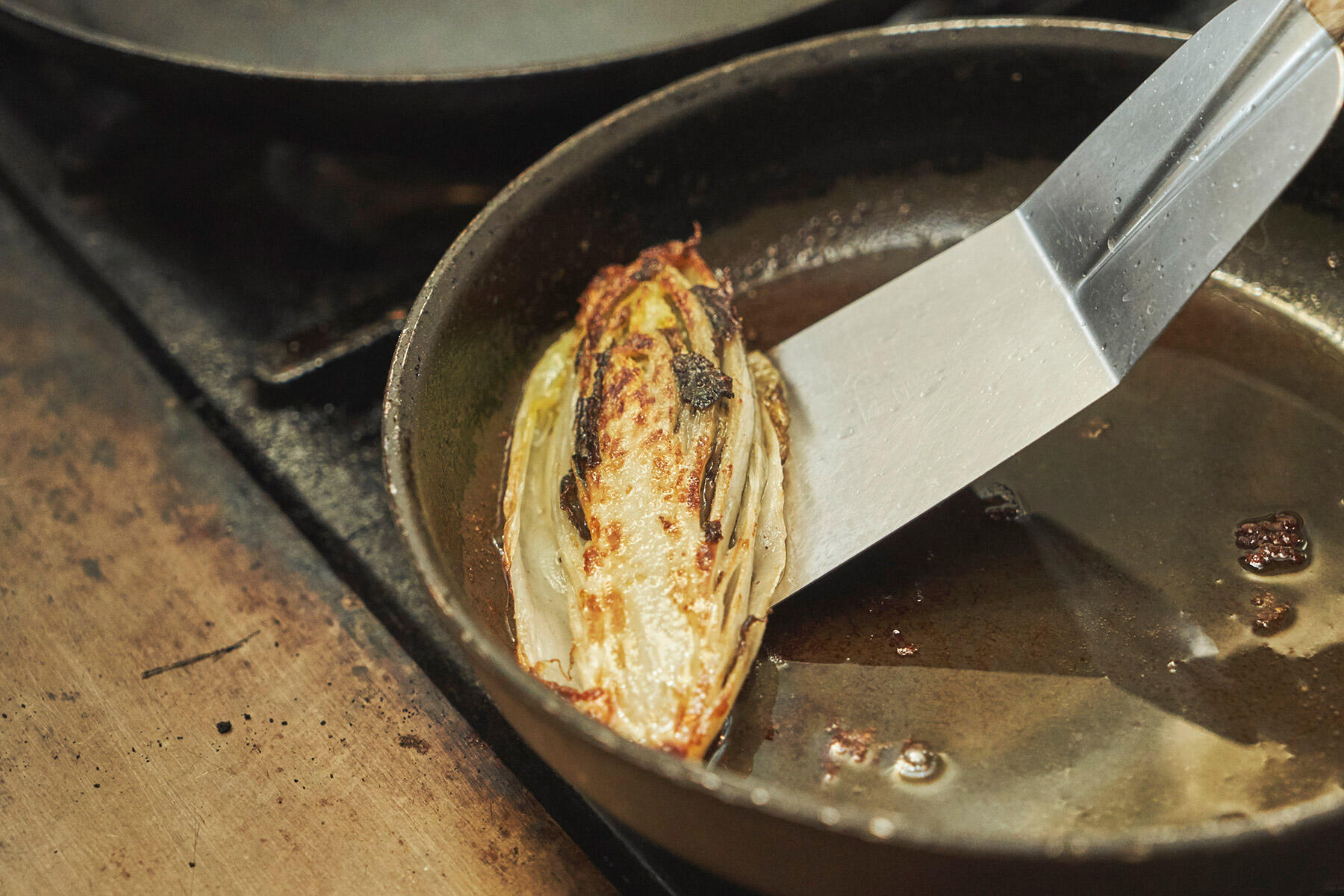 粉をはたき、ムニエルにする