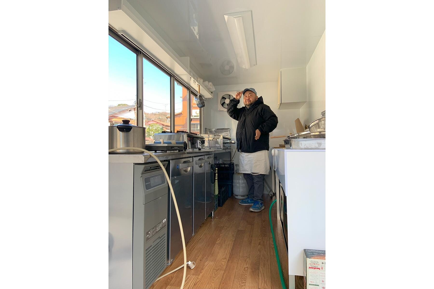 キッチンカー内部