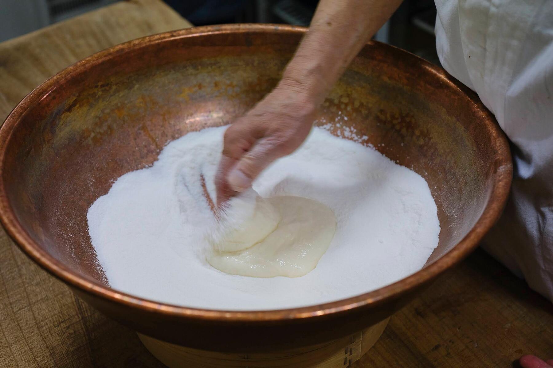 山芋を押し込む