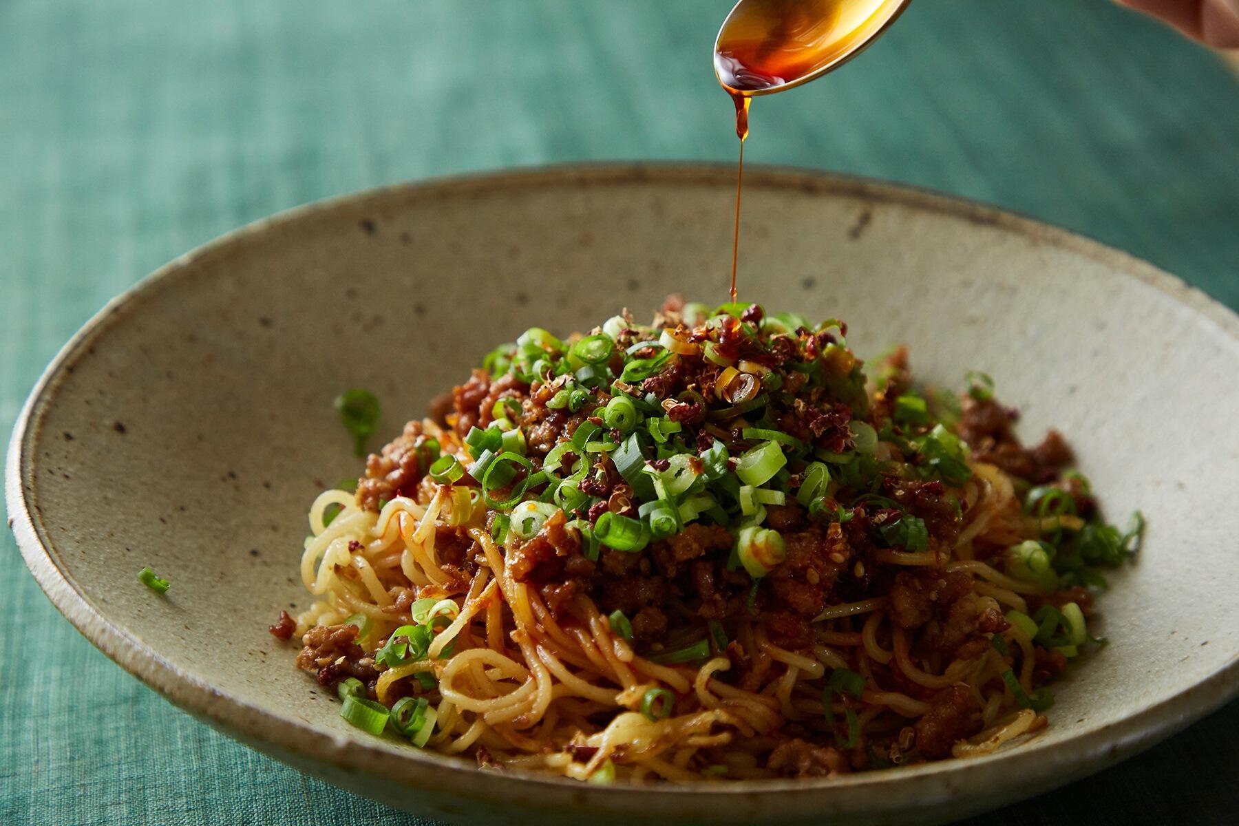 辛くて痺れる本格派“麻辣胡麻そぼろ焼きそば”