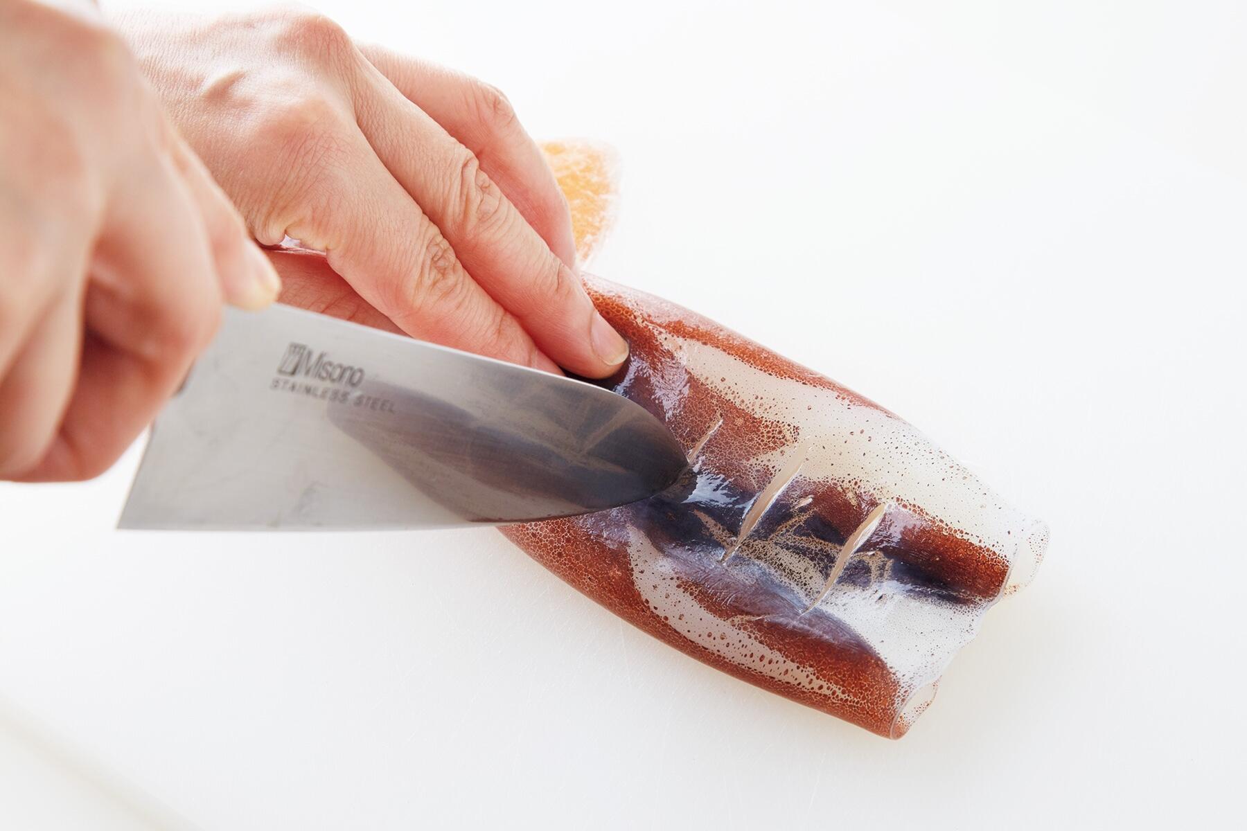 切り込みを入れる