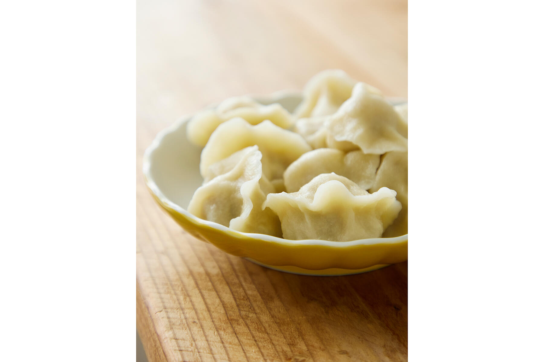 味わい深い酸味が酒を呼ぶ“発酵白菜水餃子”