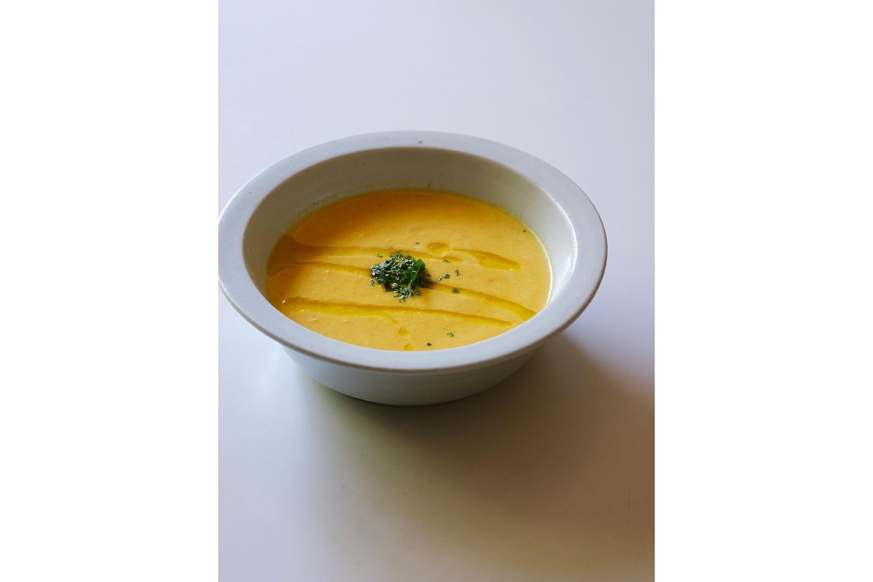 優しい甘味に包まれる“にんじんのポタージュ”