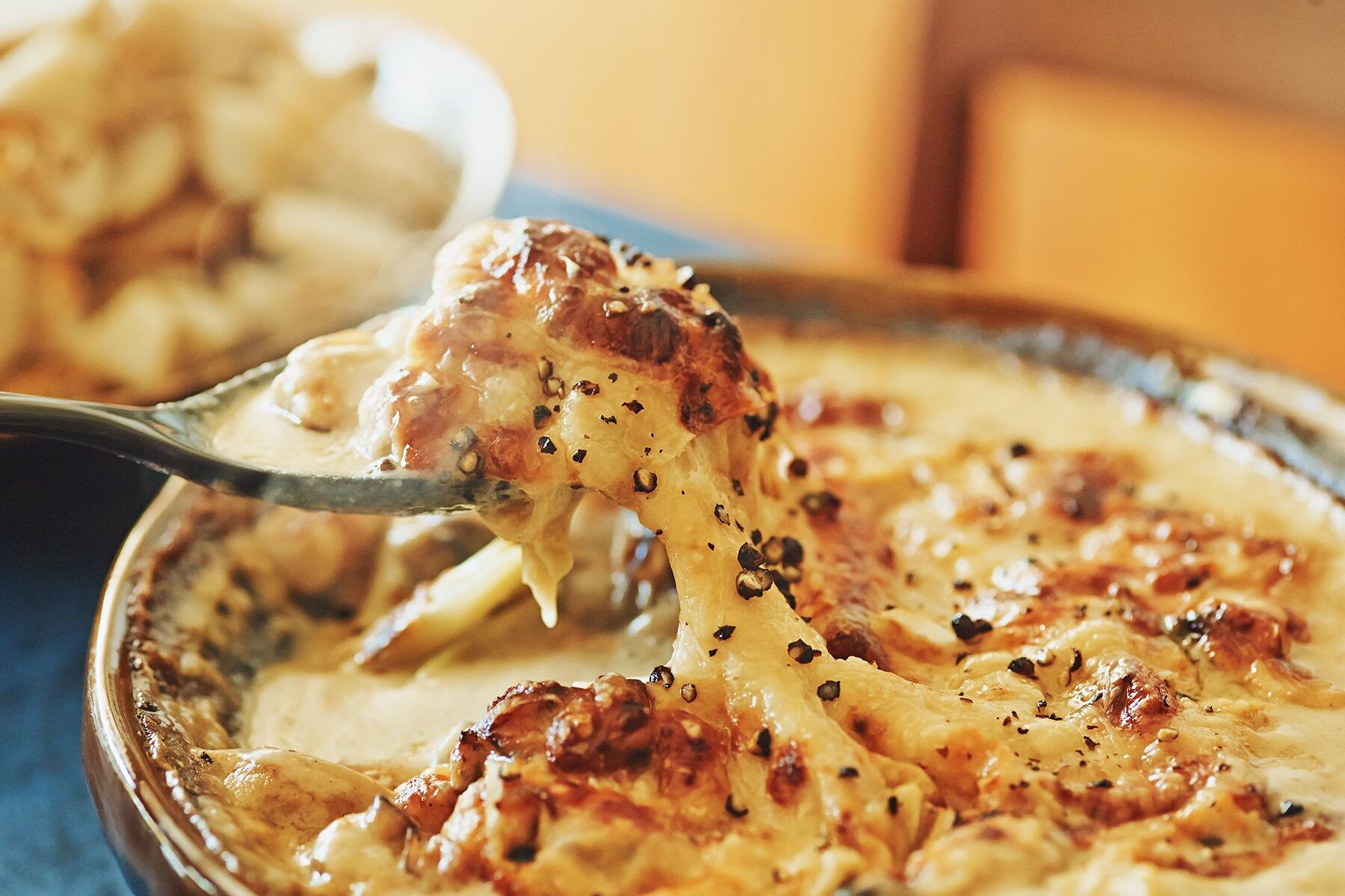 優しい甘味が美味"牡蠣と長ねぎの白味噌仕立てのグラタン"