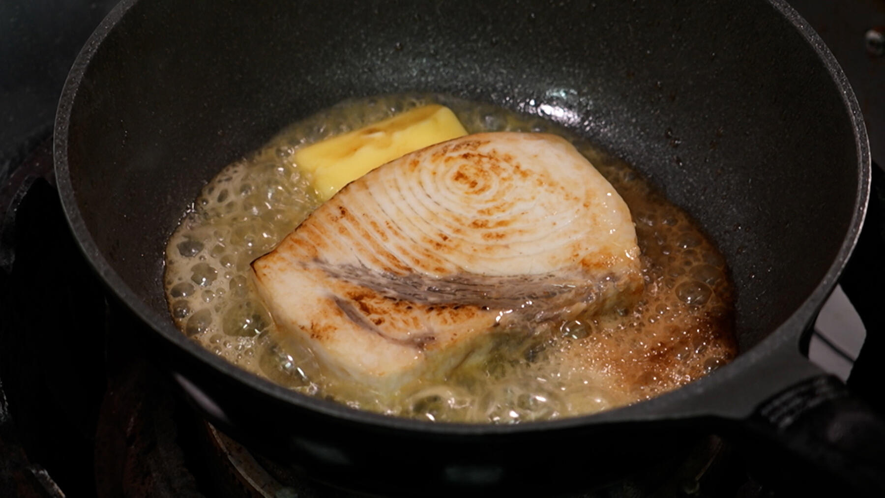 バターを加える