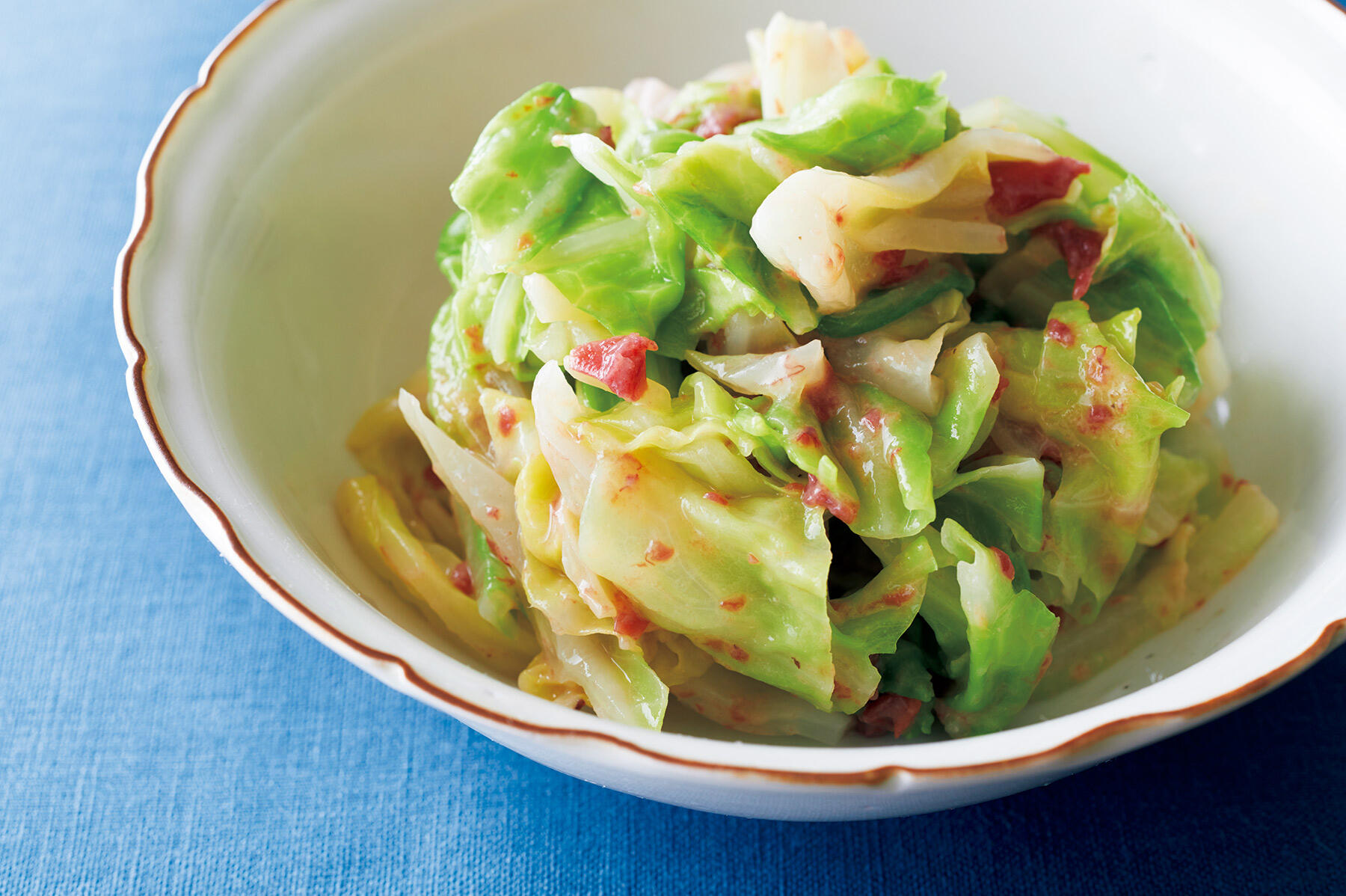 キャベツの甘味が引き立つ“ゆでキャベツの梅味噌和え”