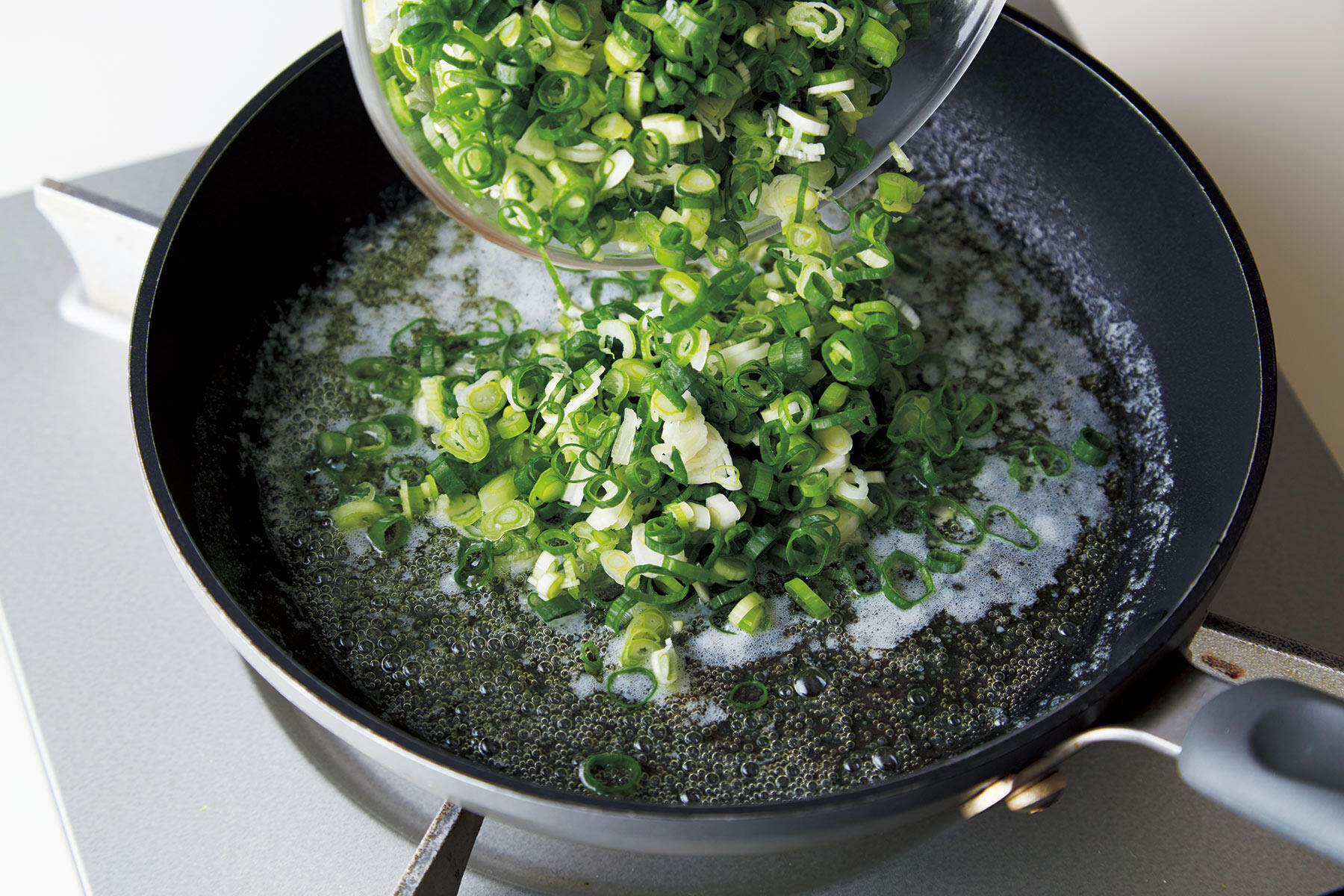 ねぎバターソースをつくる